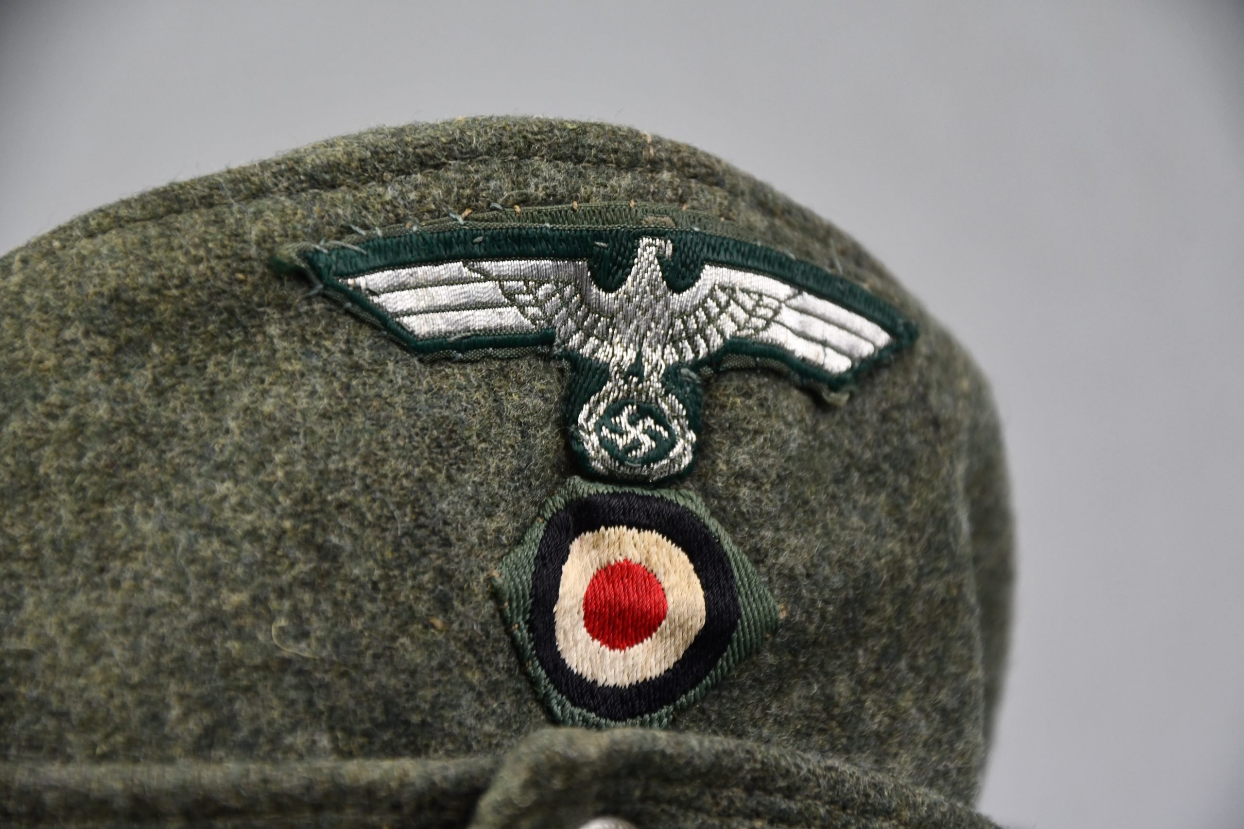 M43 army (Heer) field cap 'Einheitsfeldmütze'for Jäger with stacked insignia — image 9