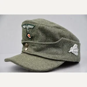 M43 army (Heer) field cap 'Einheitsfeldmütze'for Jäger with stacked insignia