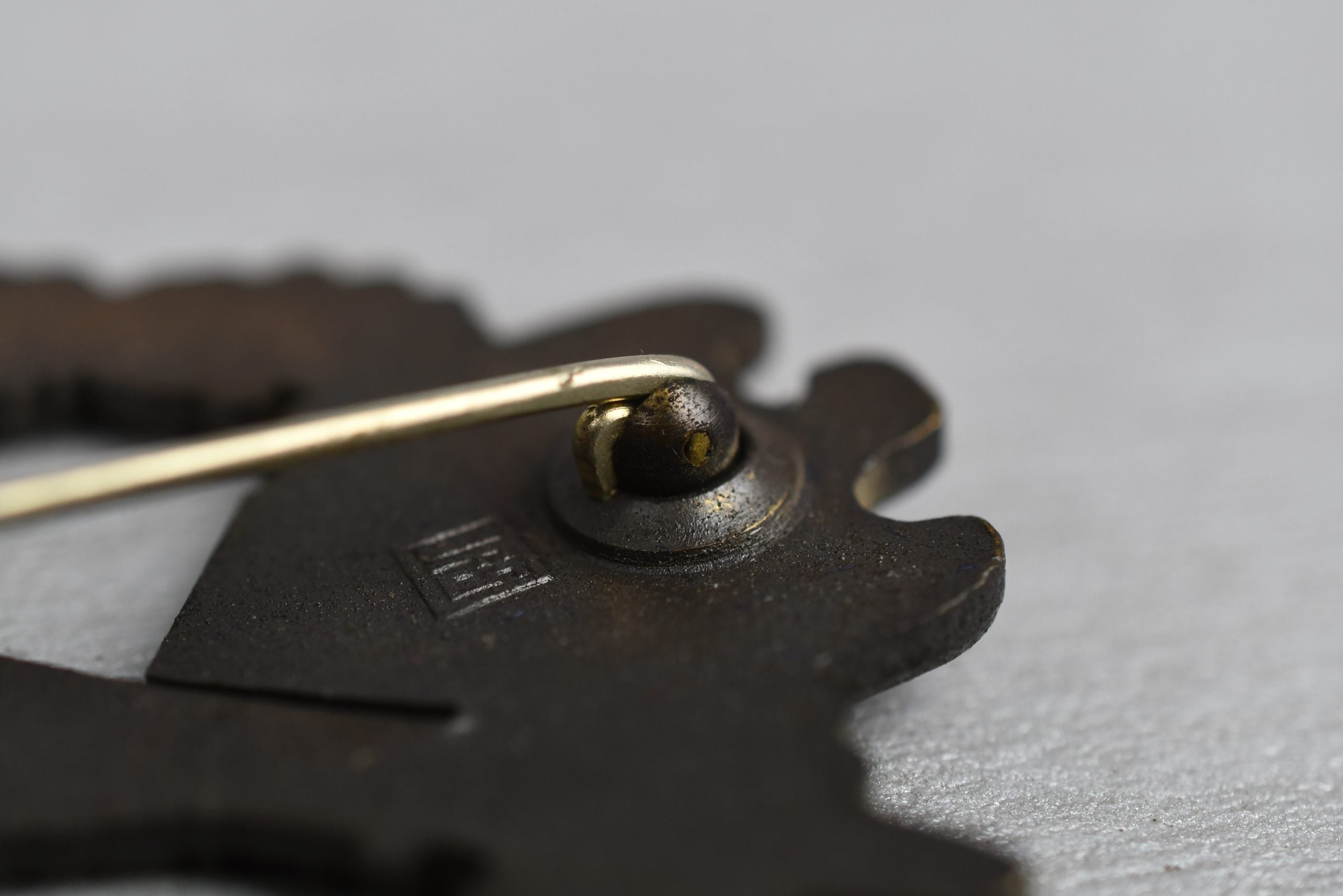 MINT Infantry assault badge 'Infanterie-Sturmabzeichen' in Bronze by JFS with award envelope — image 5