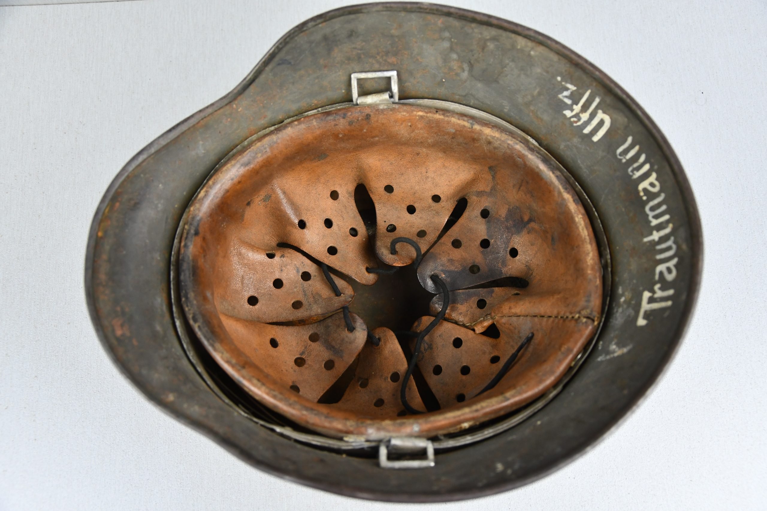 M35 army (Heer) ex-double decal winter camouflage overpaint 'Uffz. Trautmann' — image 8