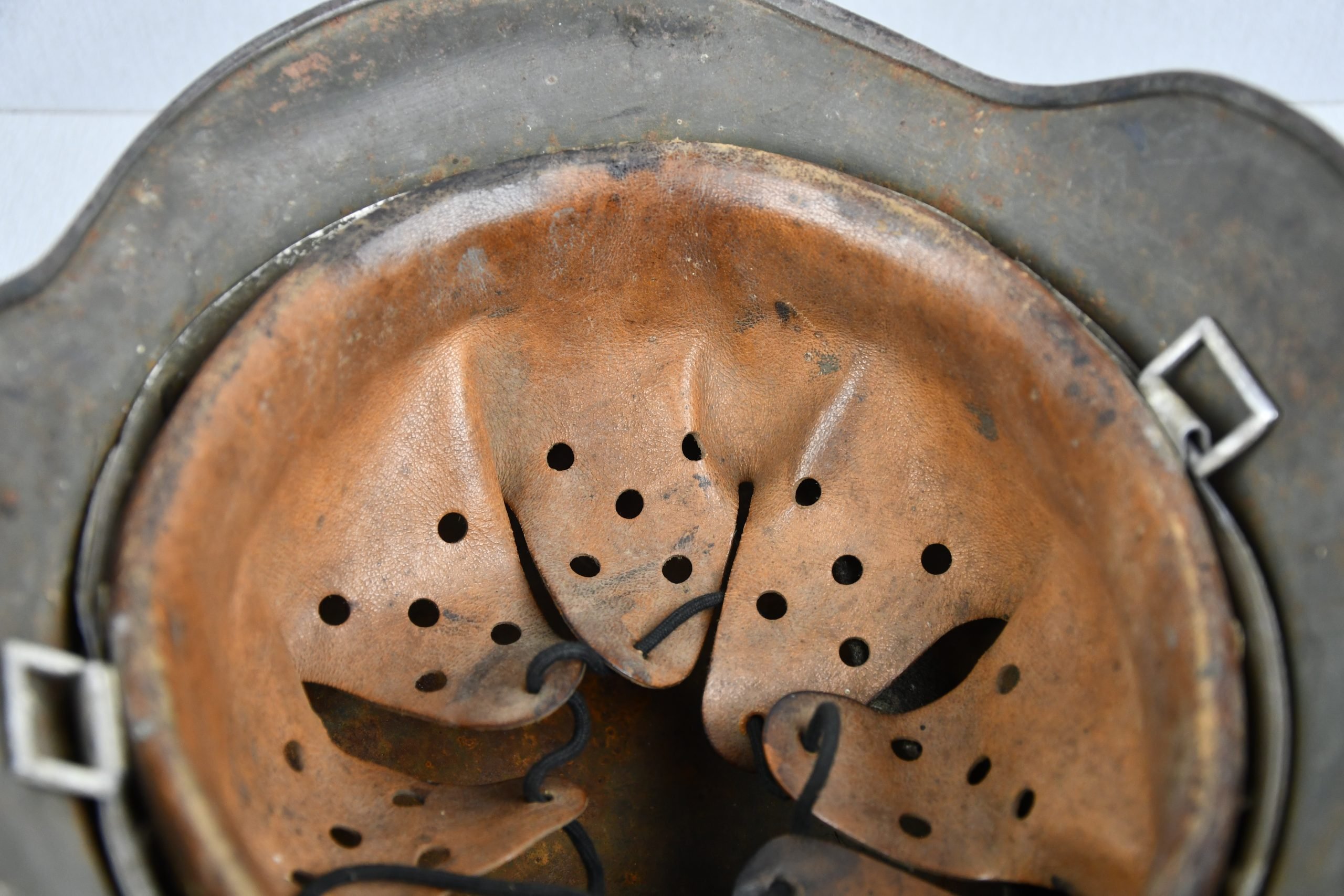 M35 army (Heer) ex-double decal winter camouflage overpaint 'Uffz. Trautmann' — image 9