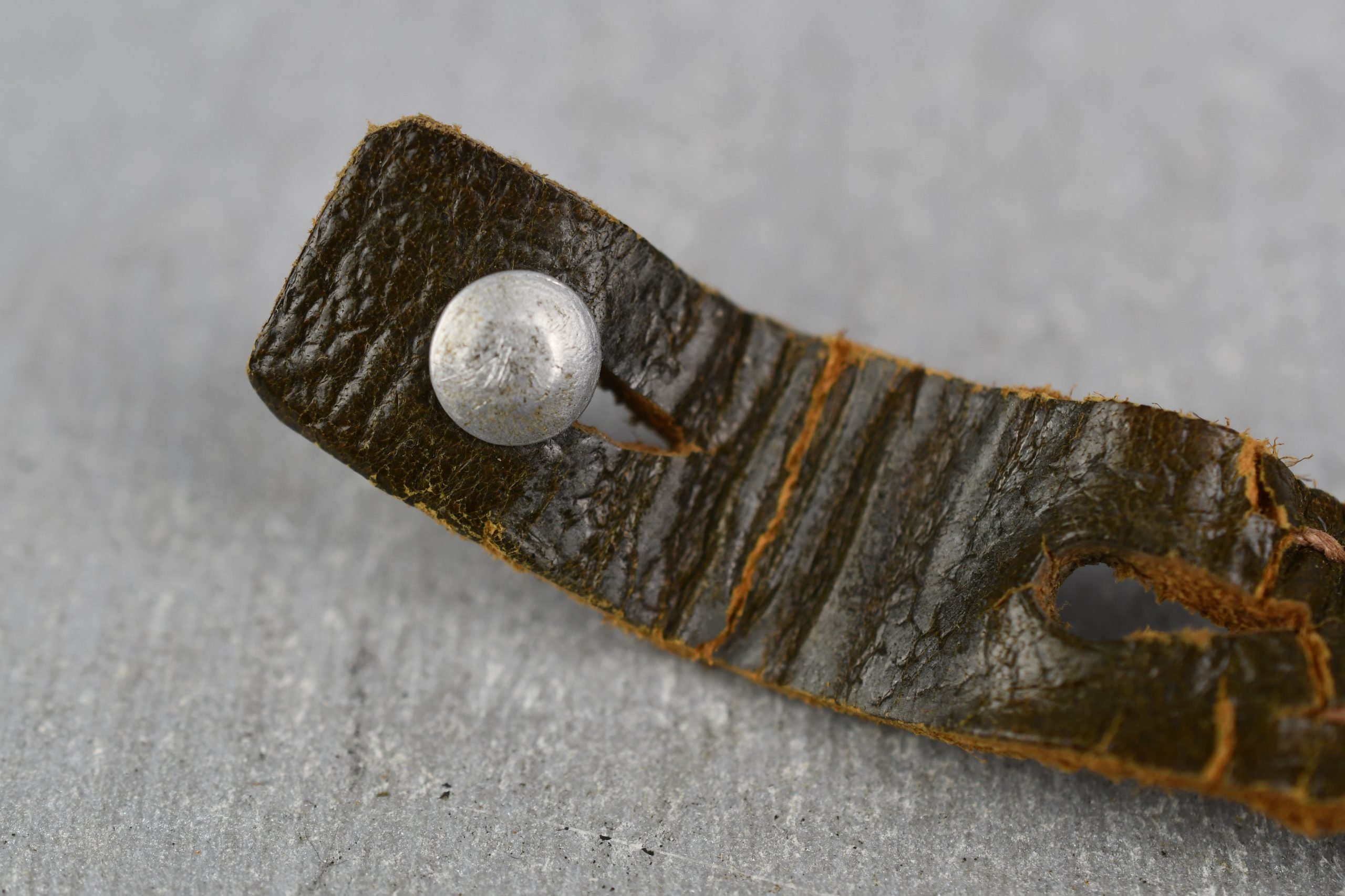 German helmet chin strap buckle in Presstoff — image 4