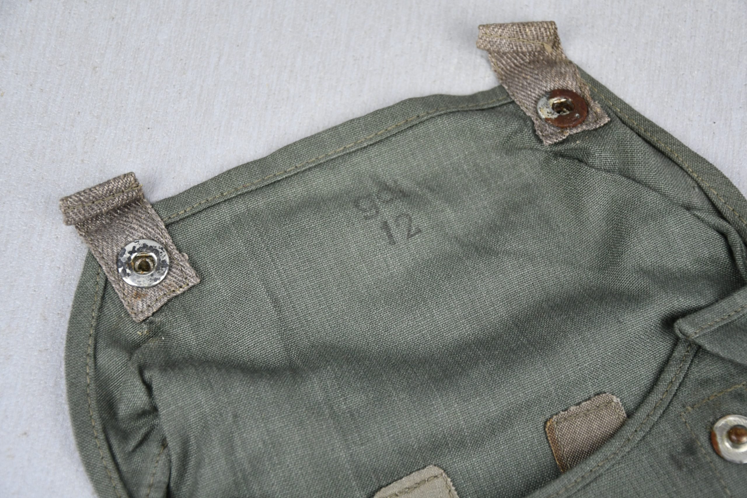 Complete Wehrmacht gascape with pouch 1943 — image 7