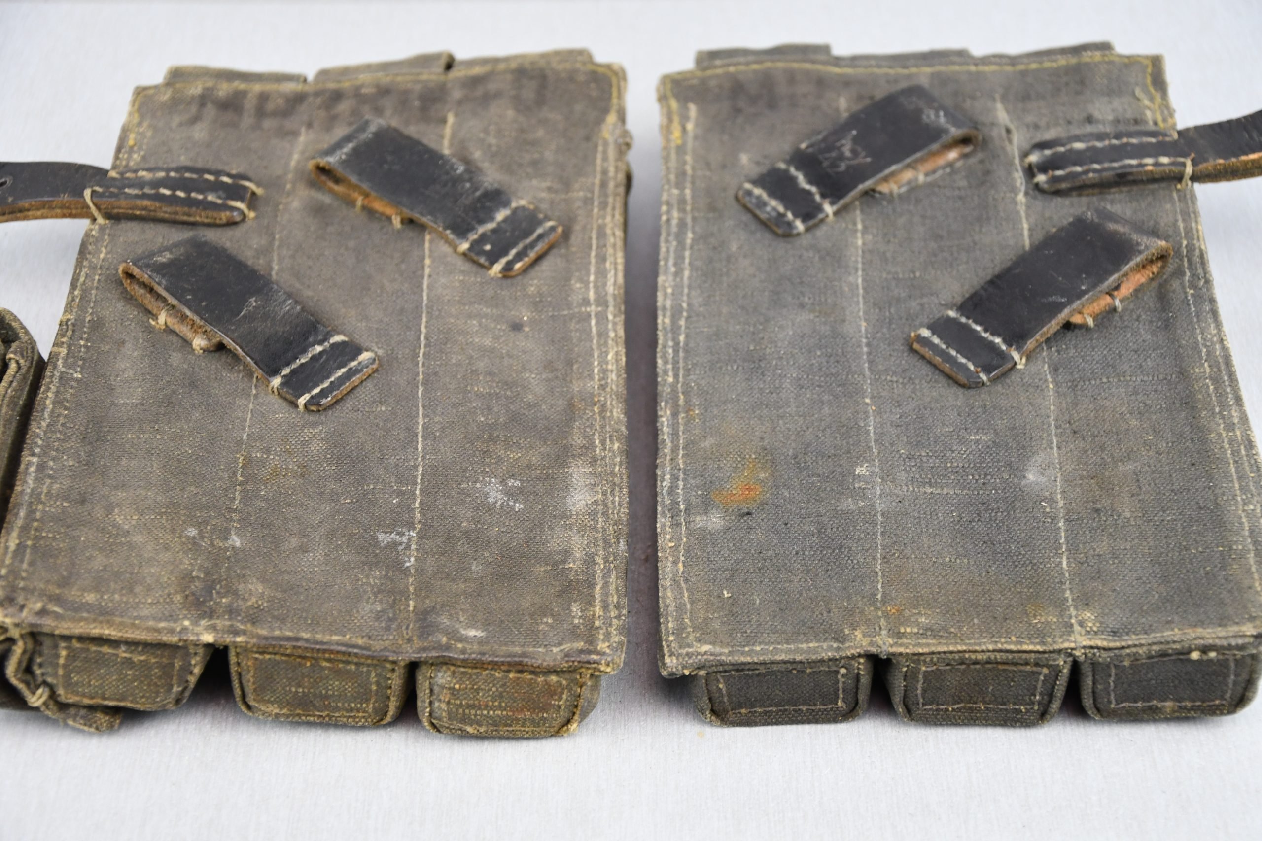 Wehrmacht matching MP38/40 magazine pouches by 'hcy' 1942 — image 11