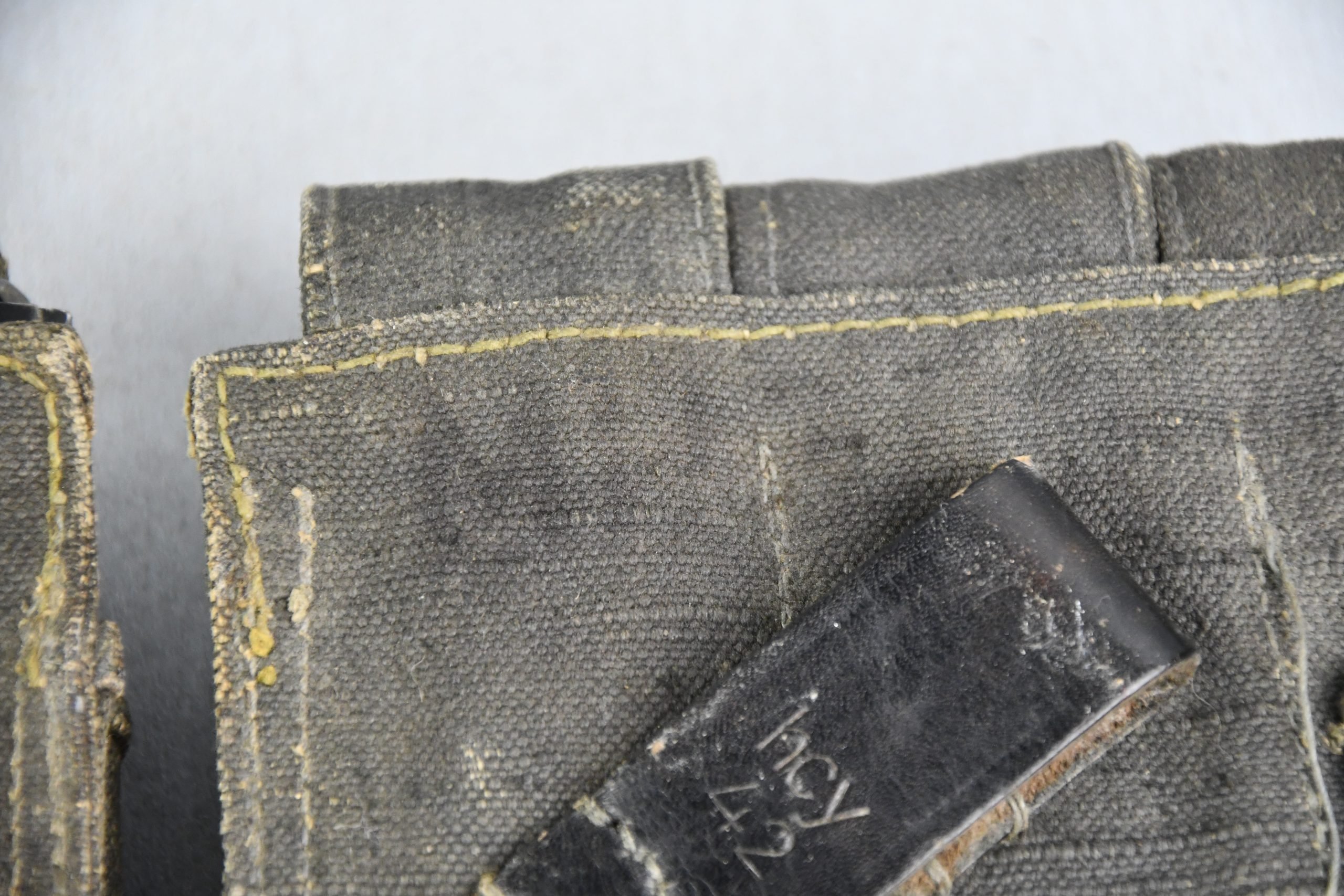 Wehrmacht matching MP38/40 magazine pouches by 'hcy' 1942 — image 8