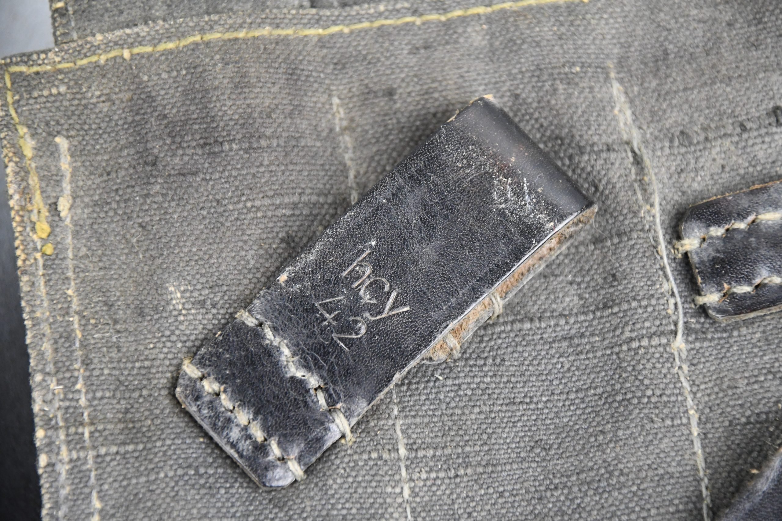 Wehrmacht matching MP38/40 magazine pouches by 'hcy' 1942 — image 9