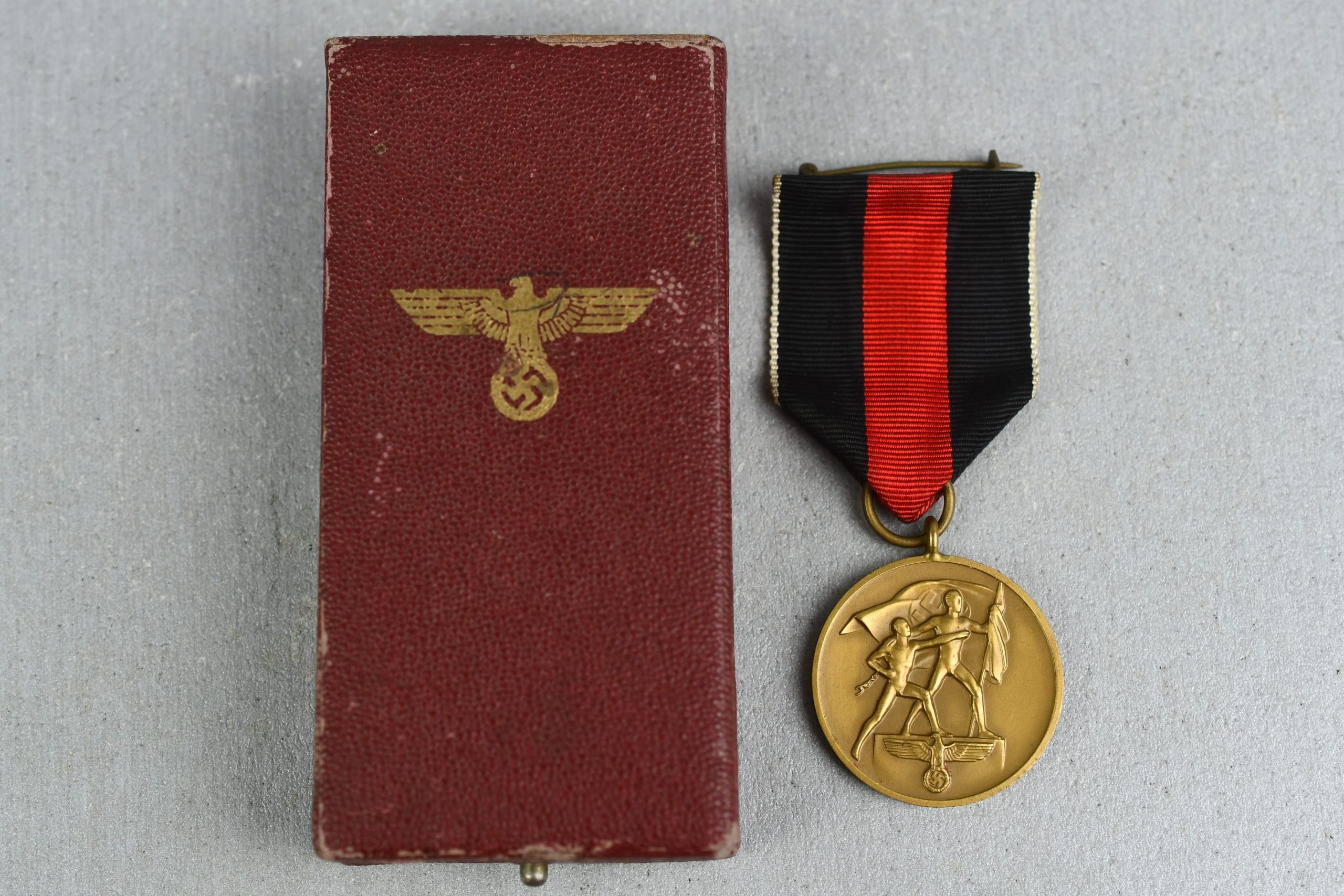 Sudetenland occupation '1 Oktober 1938 Medal' with box — image 3