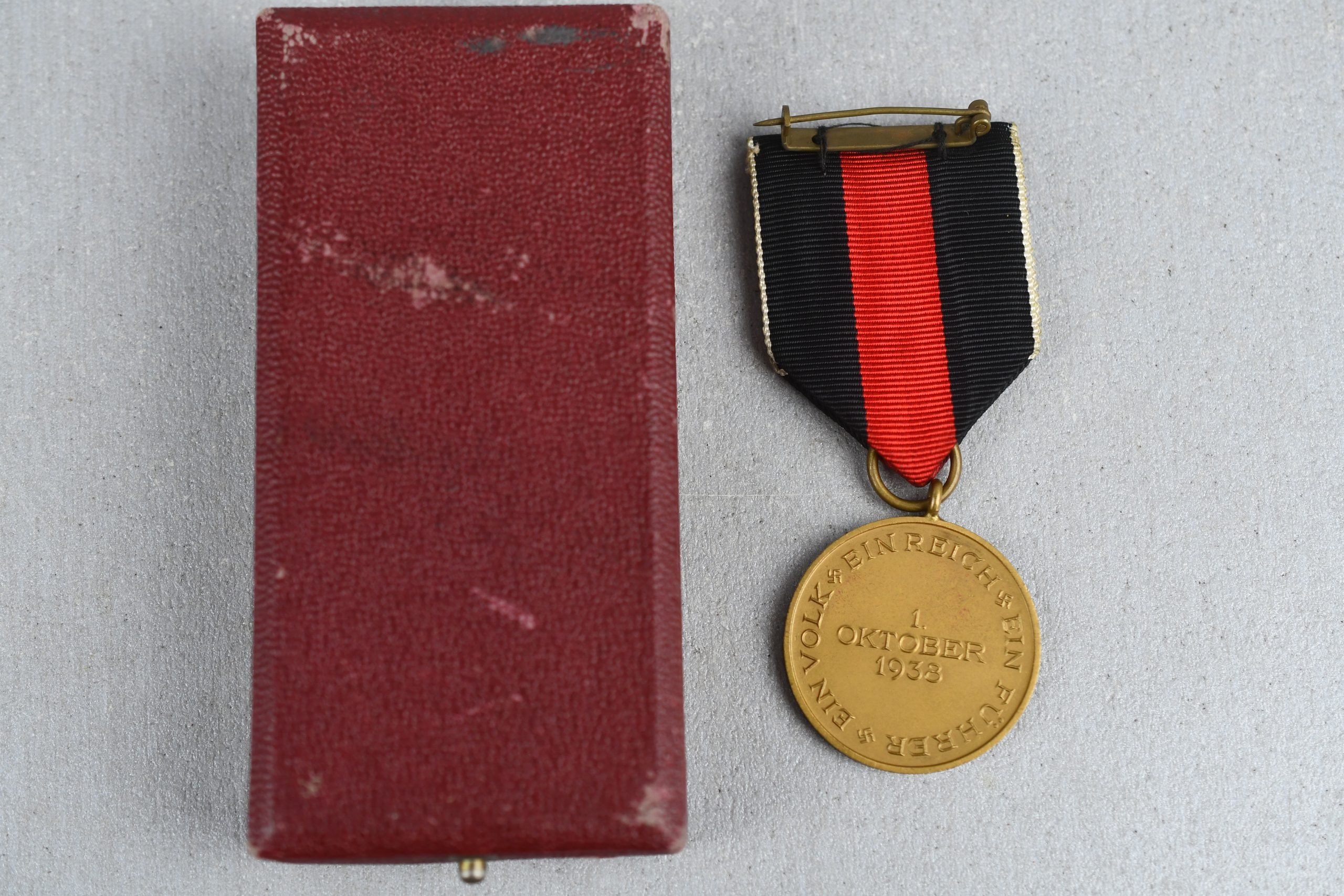 Sudetenland occupation '1 Oktober 1938 Medal' with box — image 4