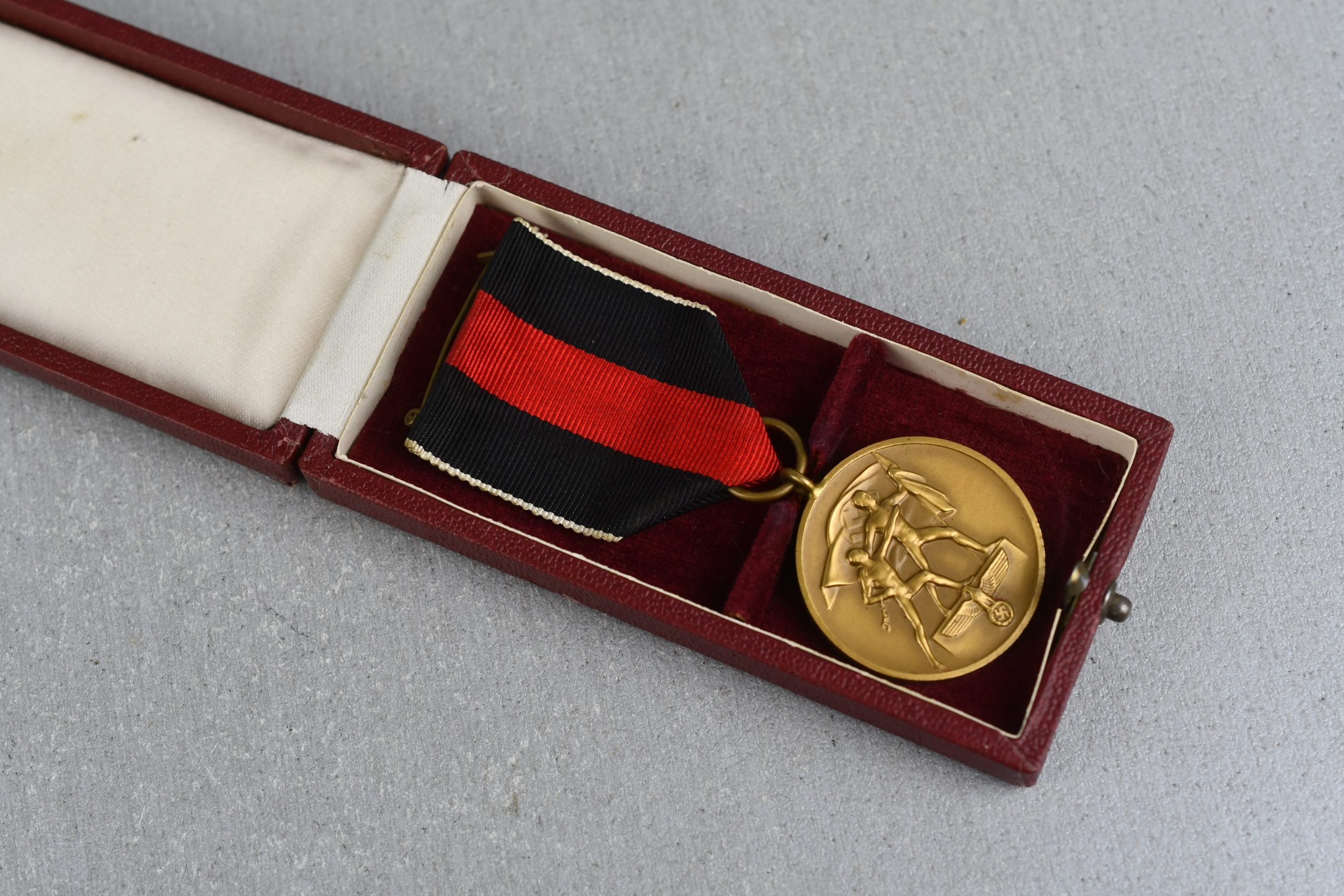 Sudetenland occupation '1 Oktober 1938 Medal' with box — image 5