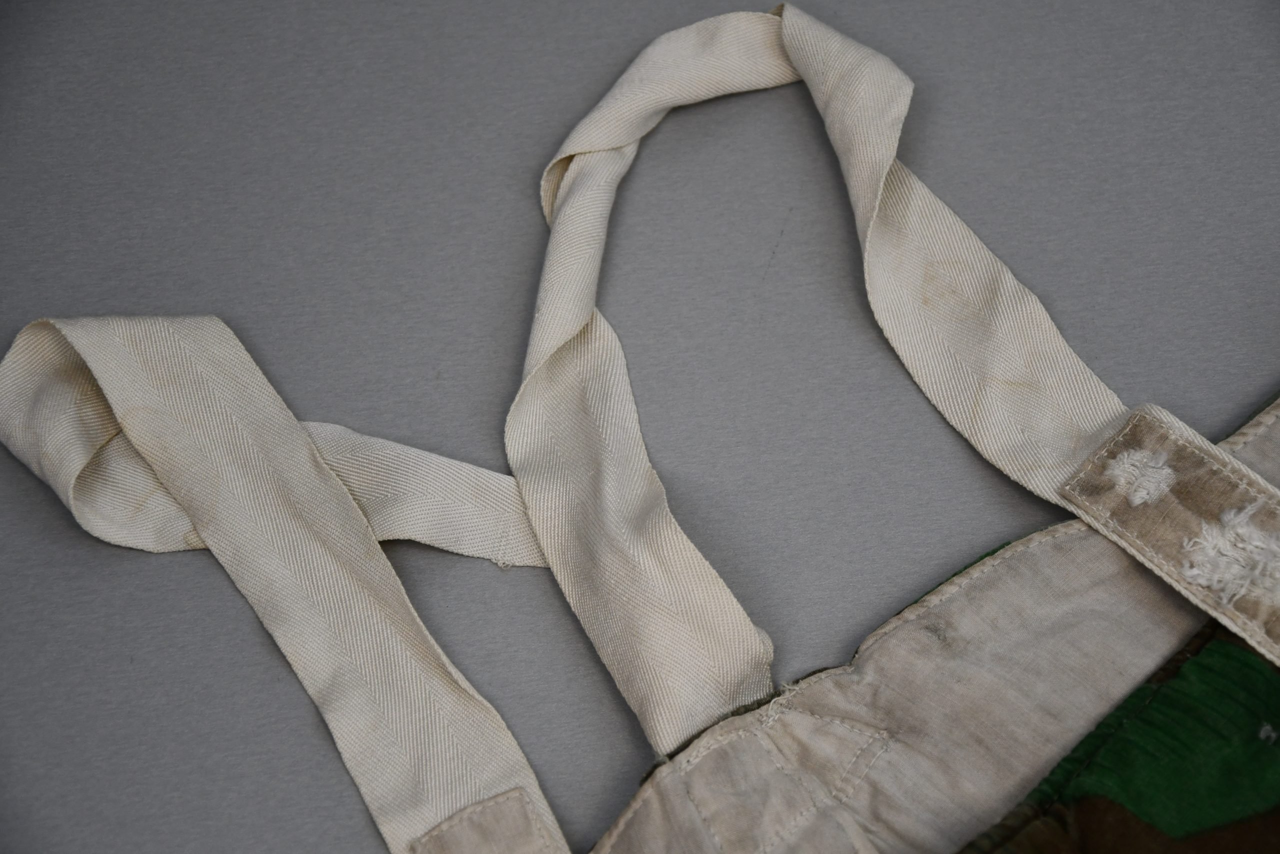 Reversible Wehrmacht winter trousers in Splittertarn with suspenders — image 13