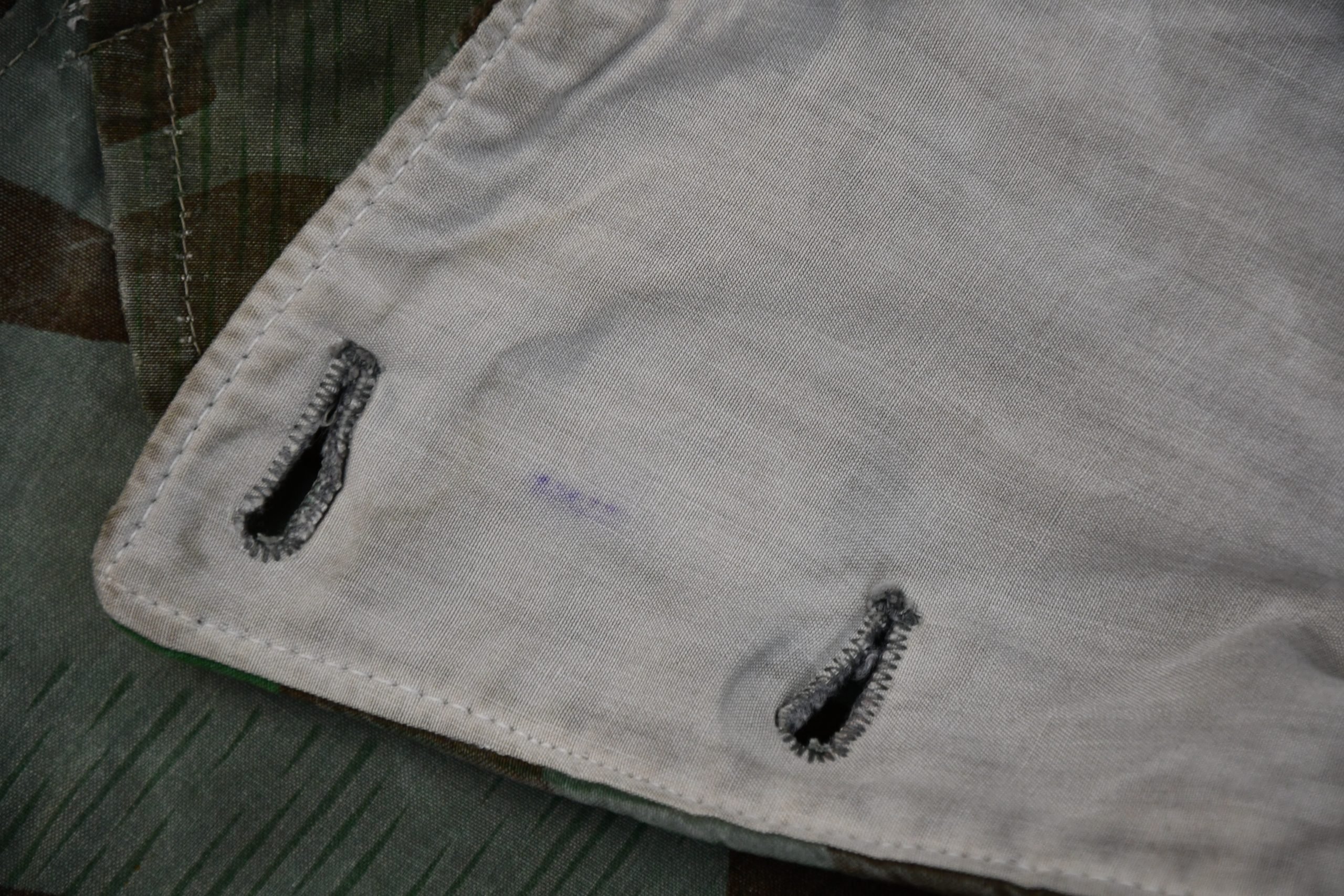 Reversible Wehrmacht winter trousers in Splittertarn with suspenders — image 15