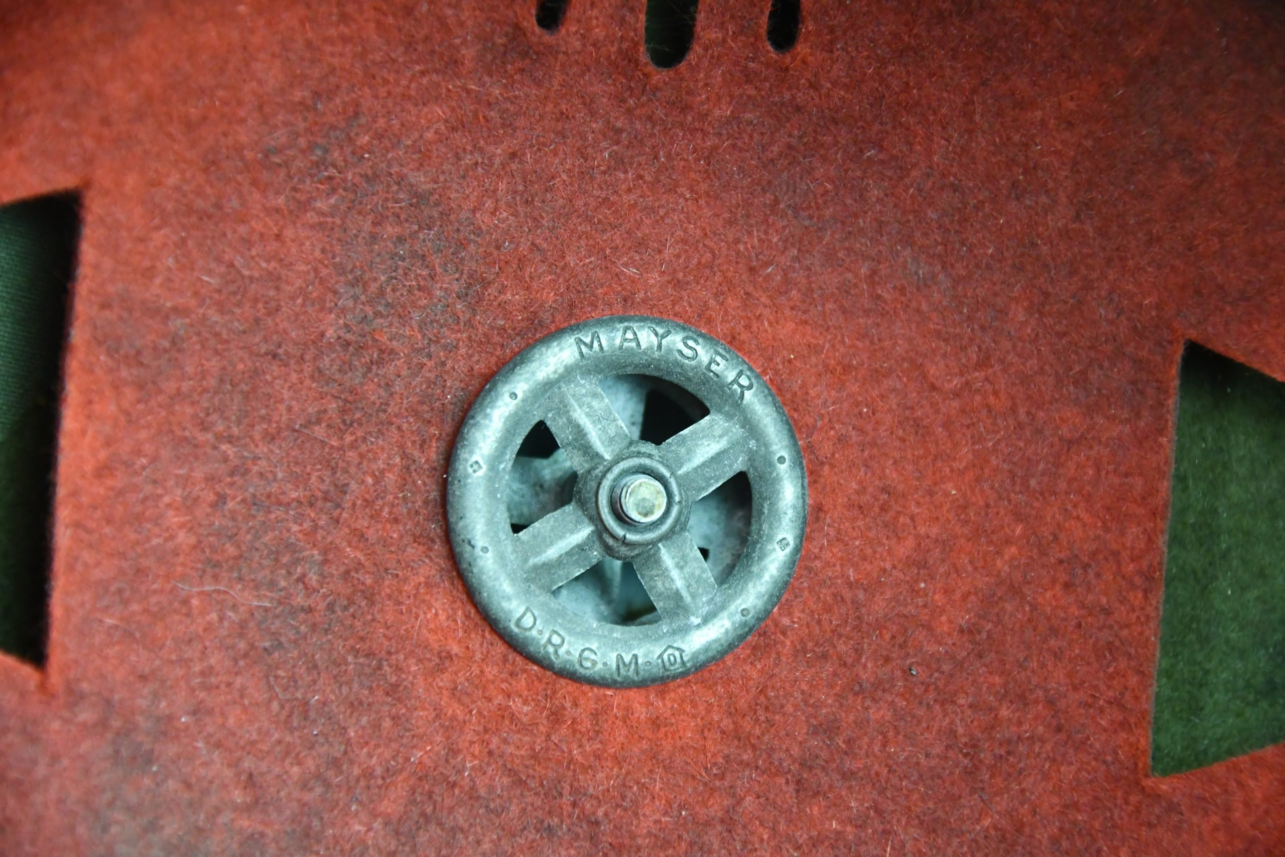 Army (Heer) 'Afrikakorps' tropical pith helmet by 'M' 1942 — image 13