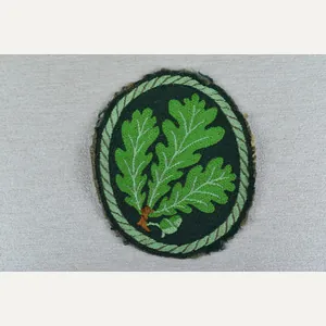 Army (Heer) light infantry 'Jäger' sleeve badge
