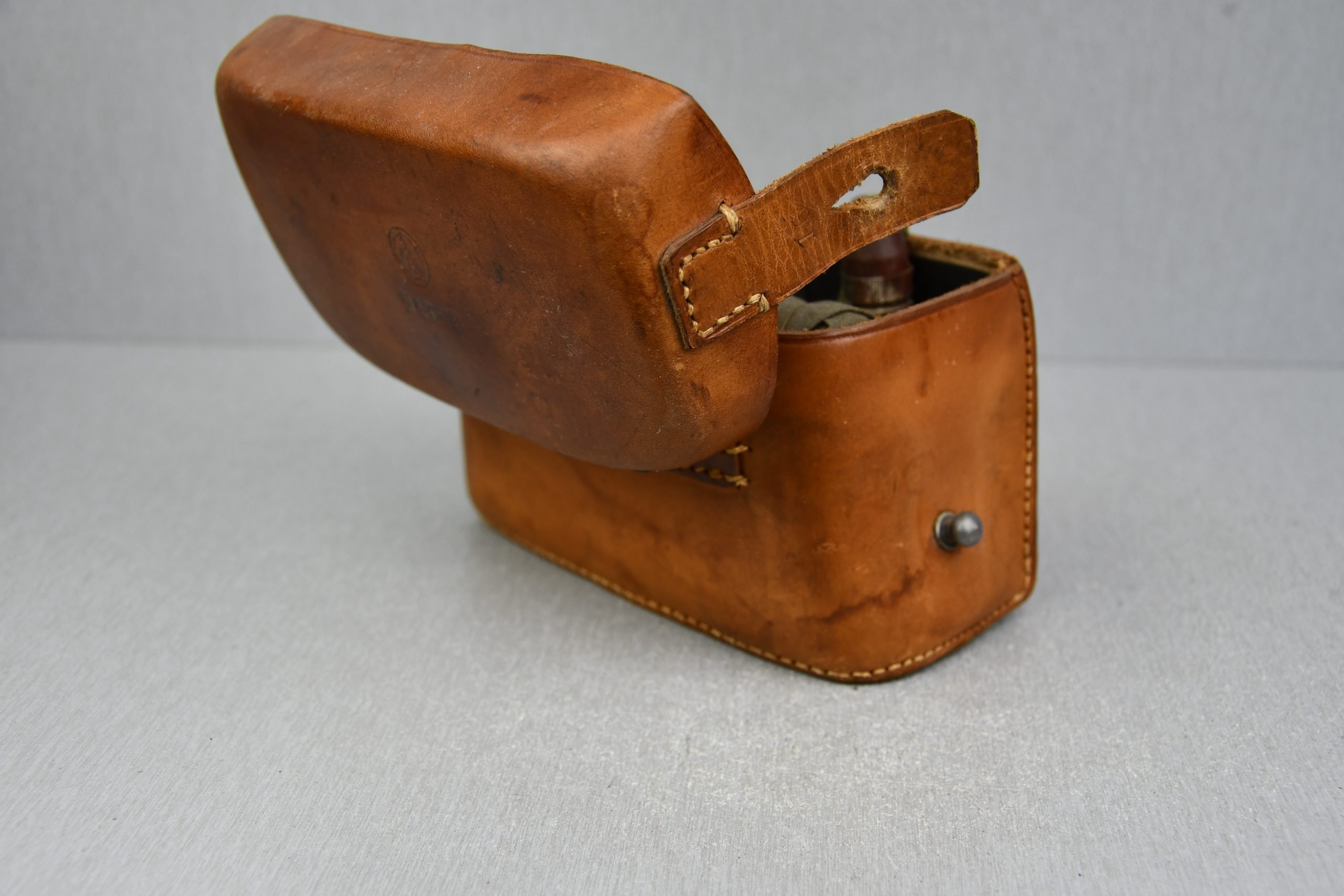 SA 'Sturmabteilung 'Sanitäter medical pouch with contents — image 4