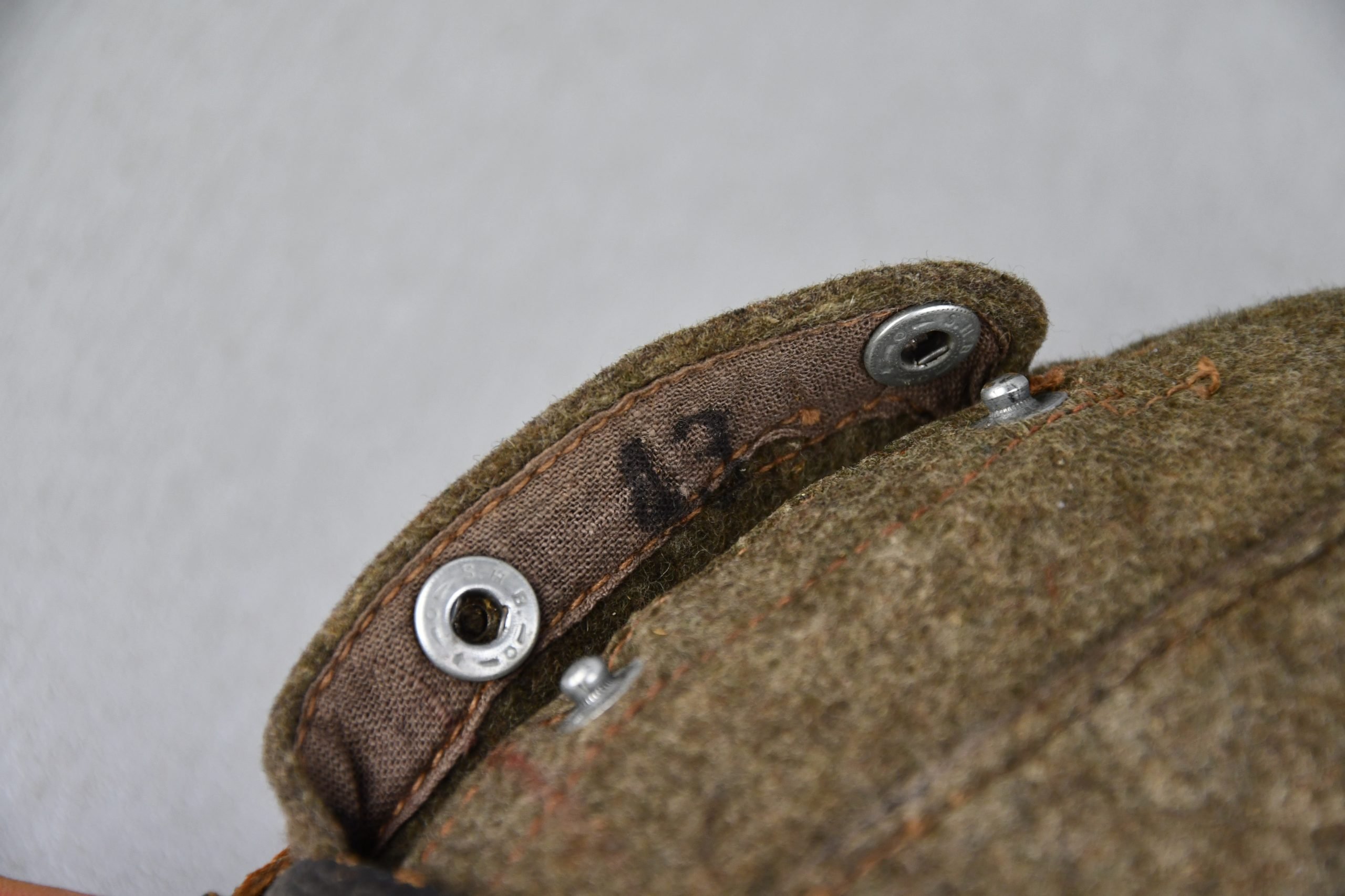 RARE Wehrmacht 'Sanitäter' 2-Liter canteen with green bakelite cup by ESB 42/43 — image 14