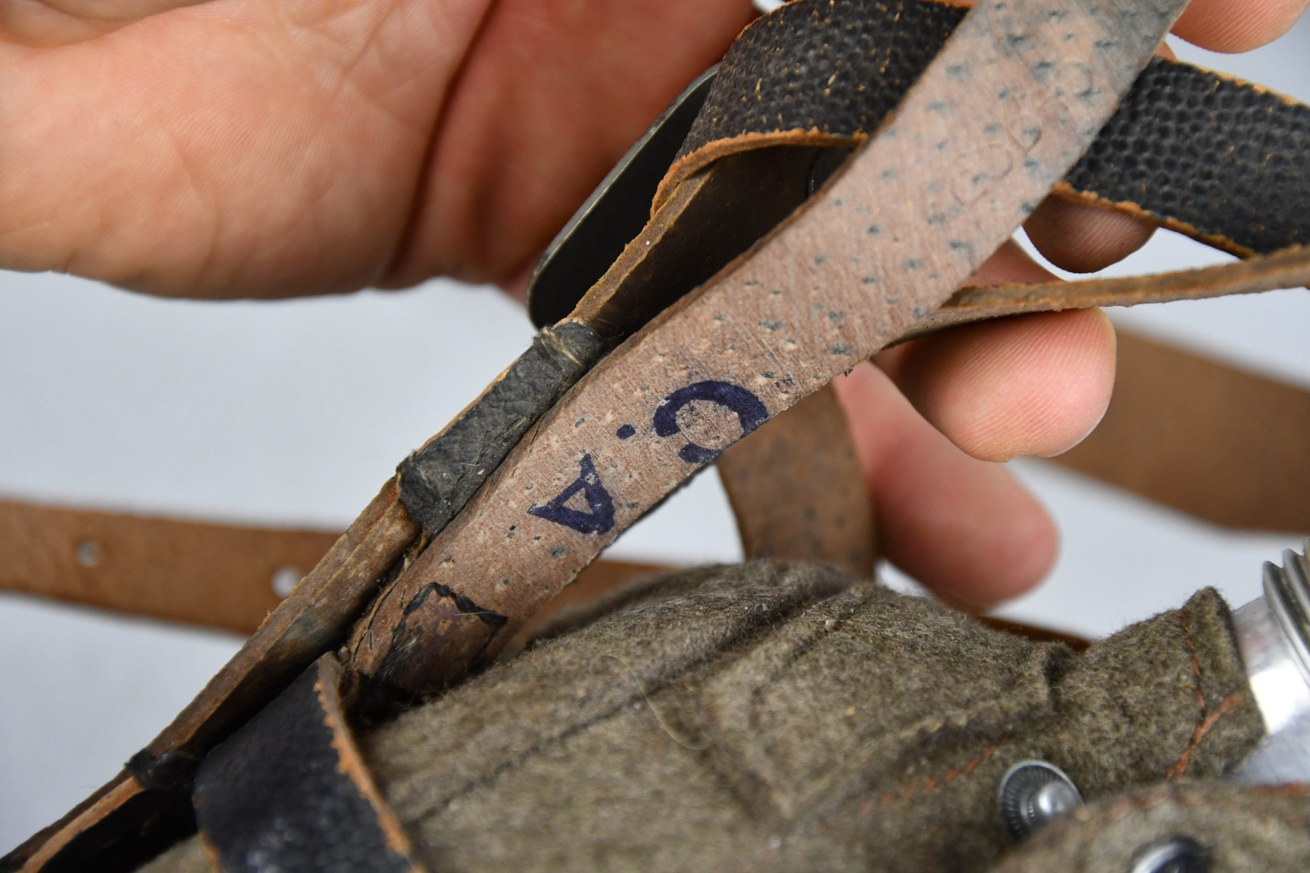 RARE Wehrmacht 'Sanitäter' 2-Liter canteen with green bakelite cup by ESB 42/43 — image 21