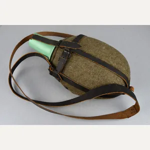 RARE Wehrmacht 'Sanitäter' 2-Liter canteen with green bakelite cup by …