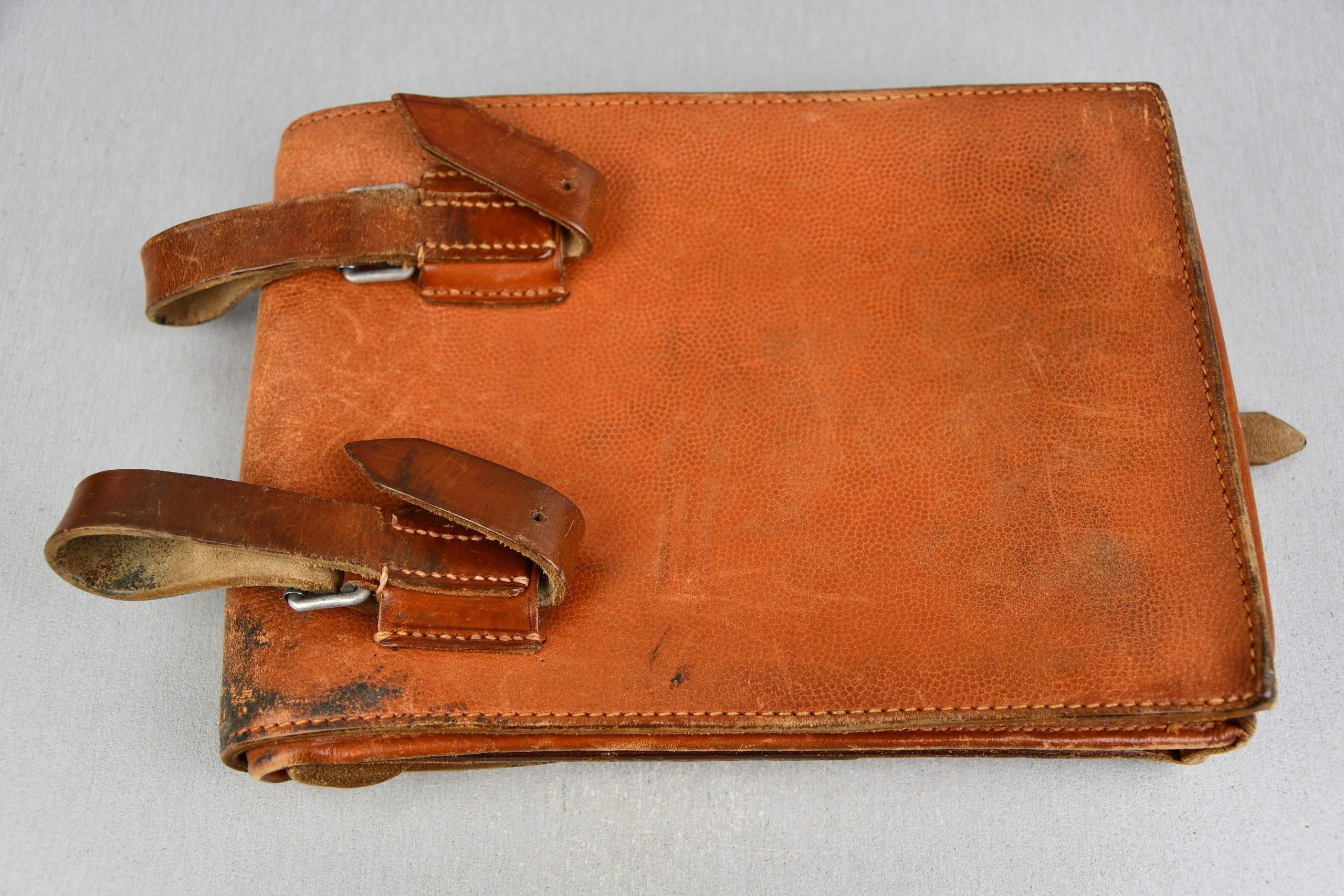 Early Wehrmacht map case 'Kartentasche' in brown leather by Heinrich & Sohn 1938 — image 2