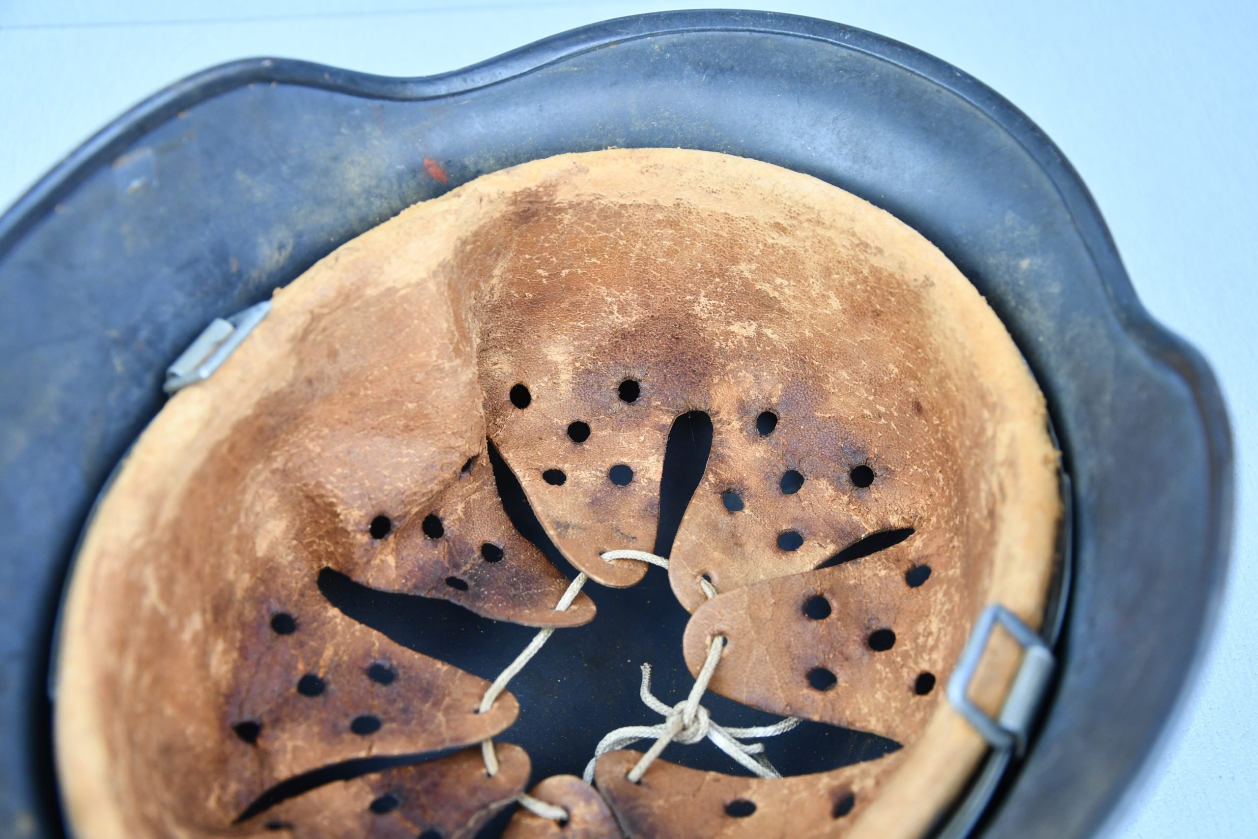 M40 Luftwaffe single decal steel helmet Q64 — image 14