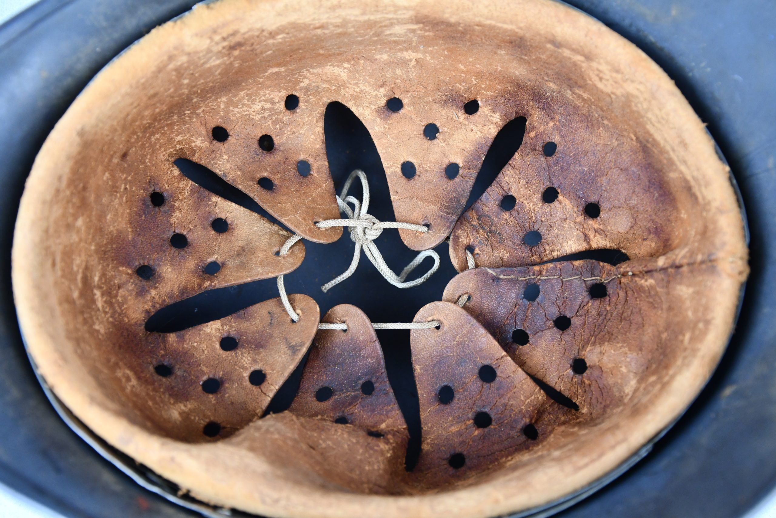 M40 Luftwaffe single decal steel helmet Q64 — image 8