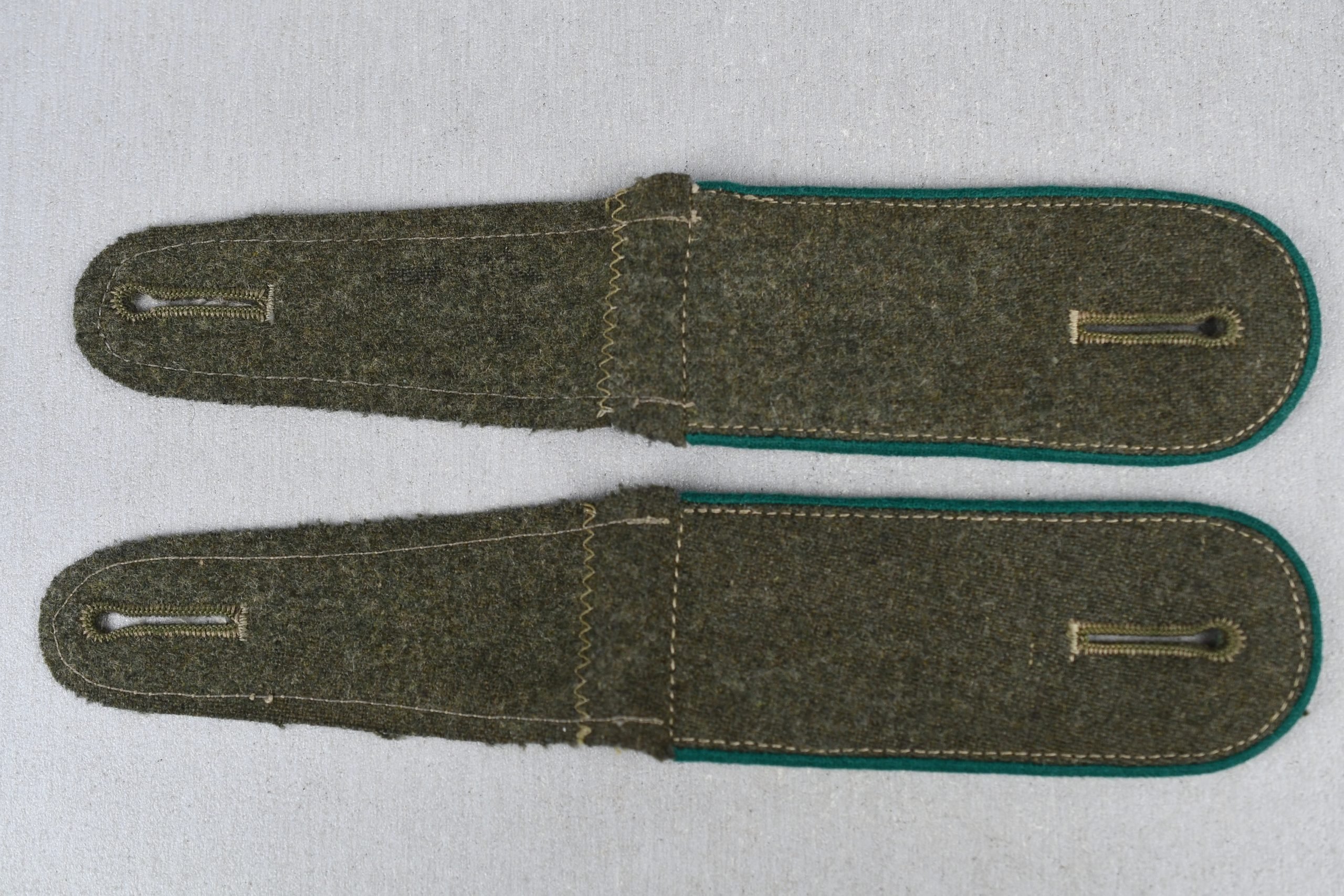 M40 army (Heer) enlisted Gebirgsjäger shoulder boards — image 2