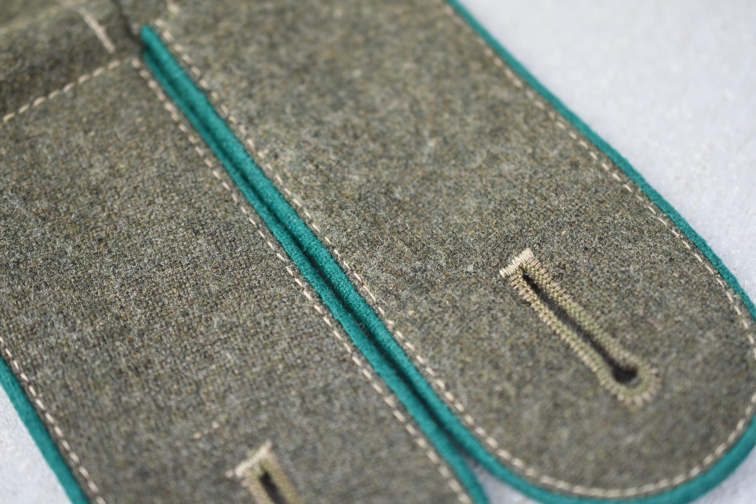 M40 army (Heer) enlisted Gebirgsjäger shoulder boards — image 4