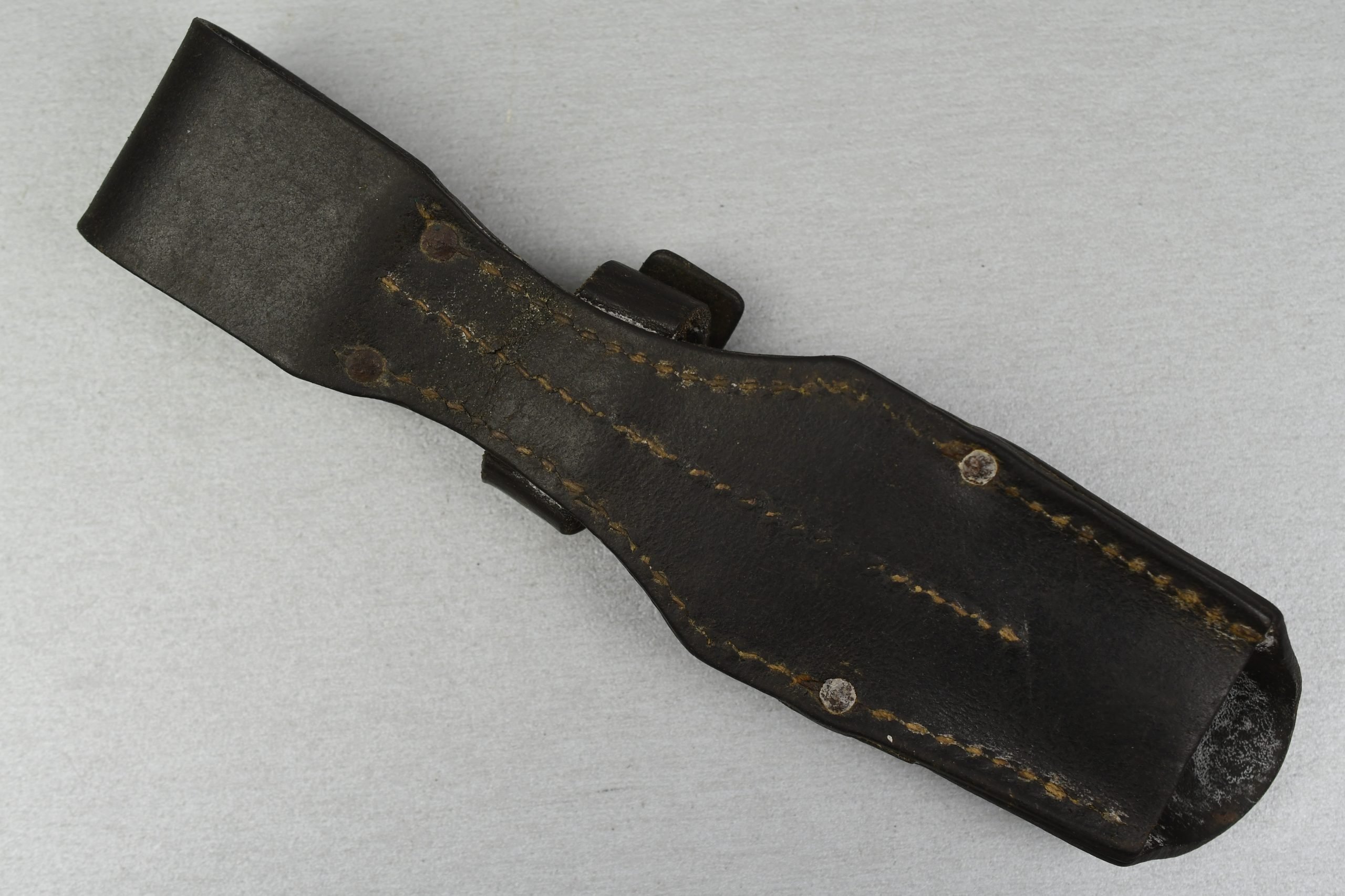 Wehrmacht leather K98 bayonet frog — image 2