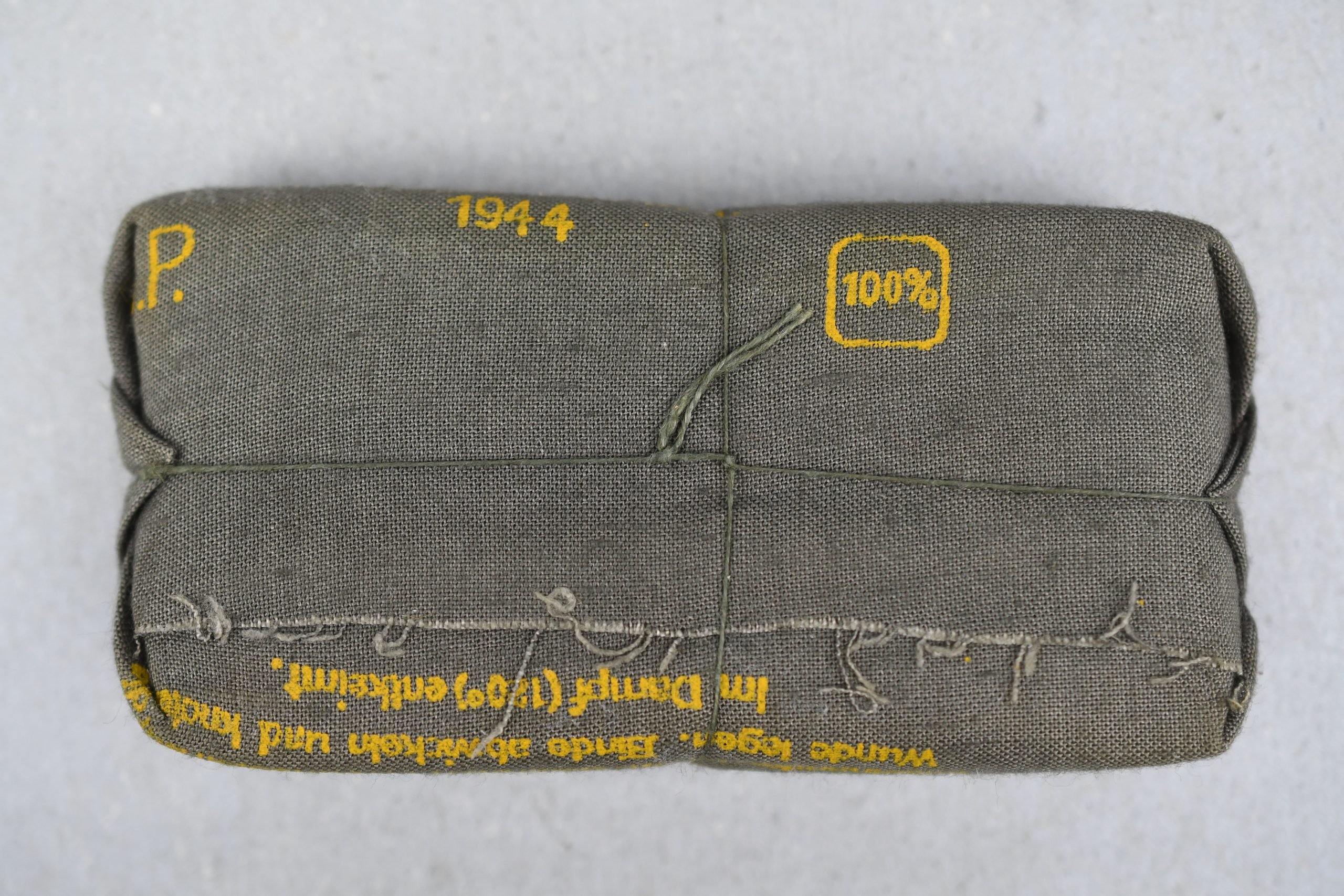 Large Wehrmacht first aid bandage 1944 — image 2