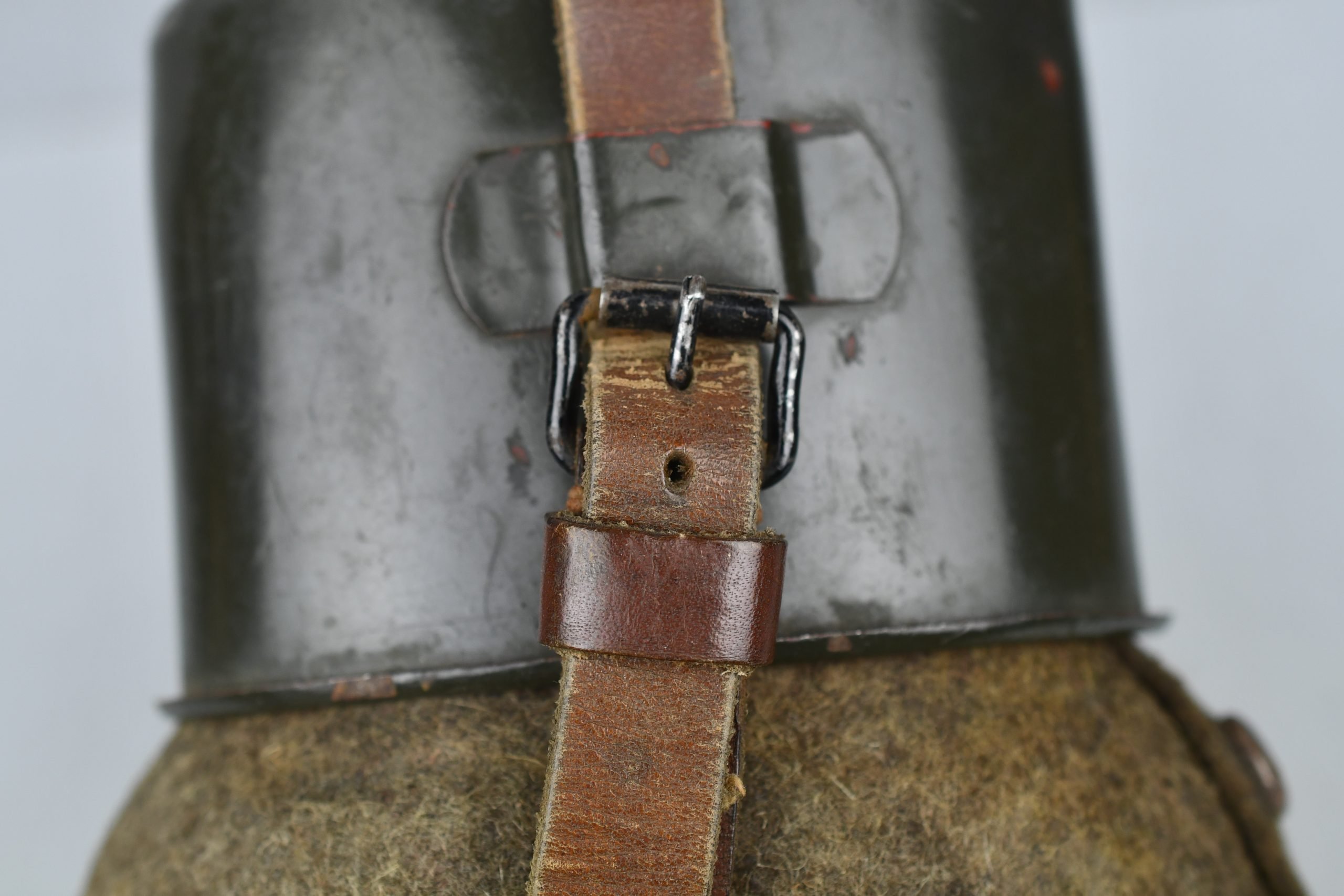 RARE M31 late war Wehrmacht canteen by MN 1945 — image 4