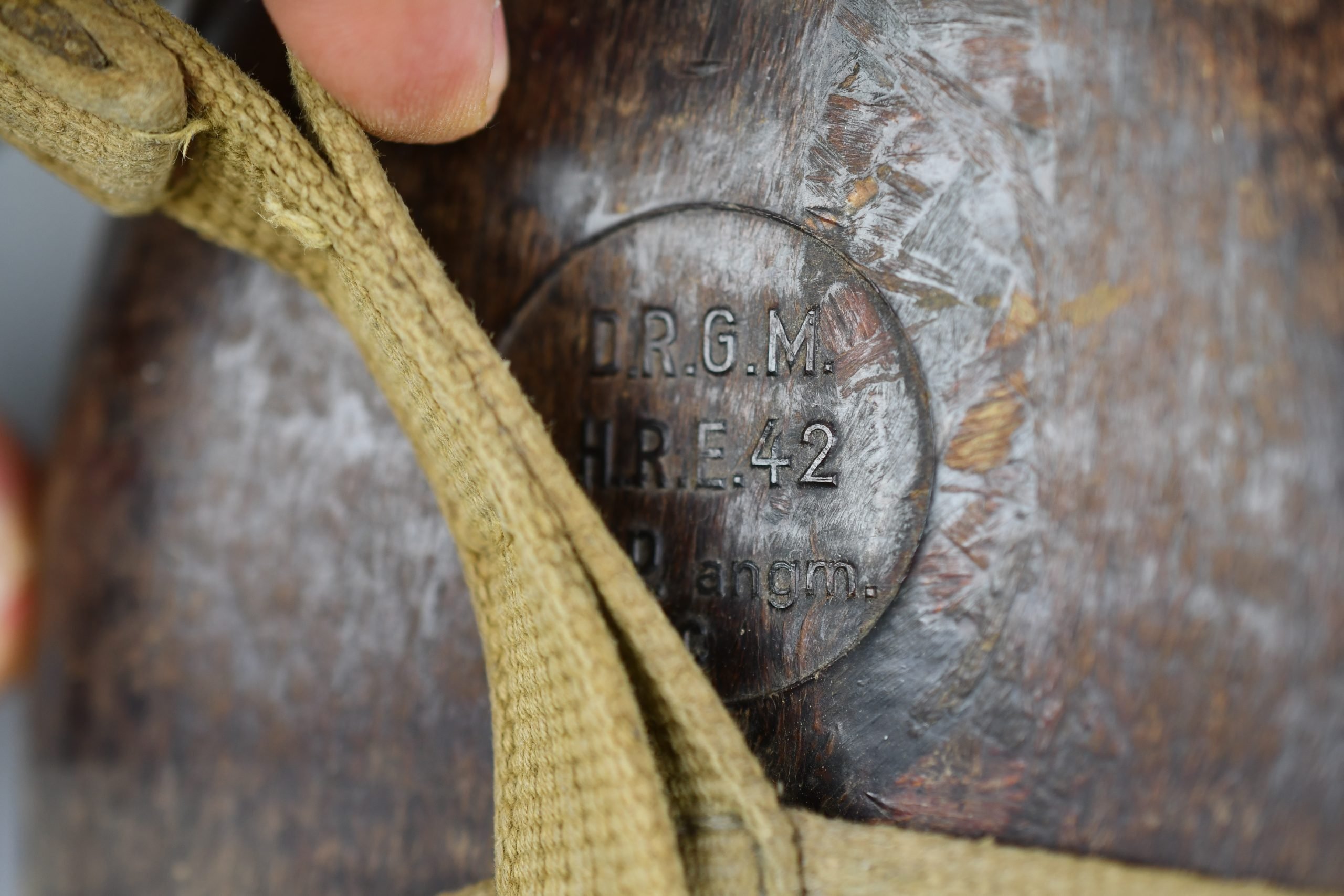 Wehrmacht tropical 'Afrikakorps' M31 'coconut' canteen by H.R.E. 1942 — image 8