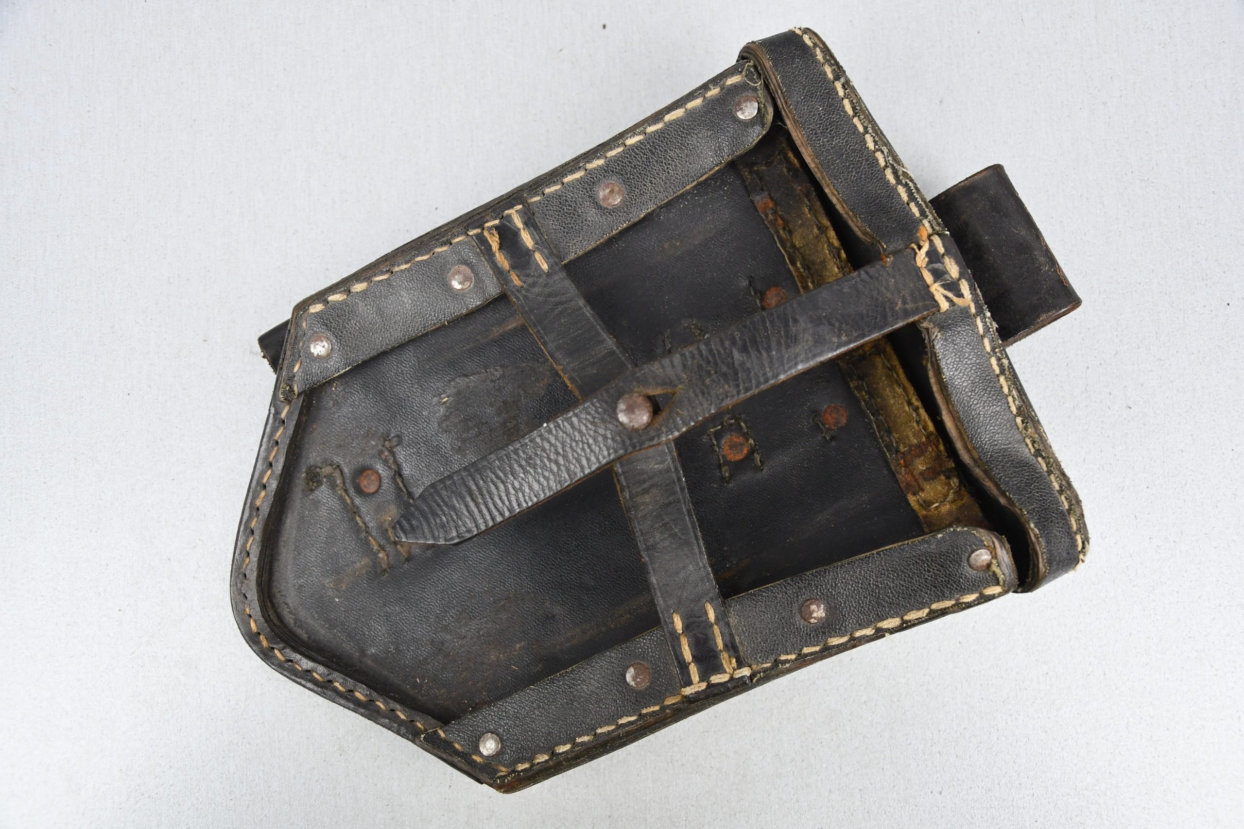 German folding shovel 'Klappspaten' by REX 1940 with leather carrier — image 7