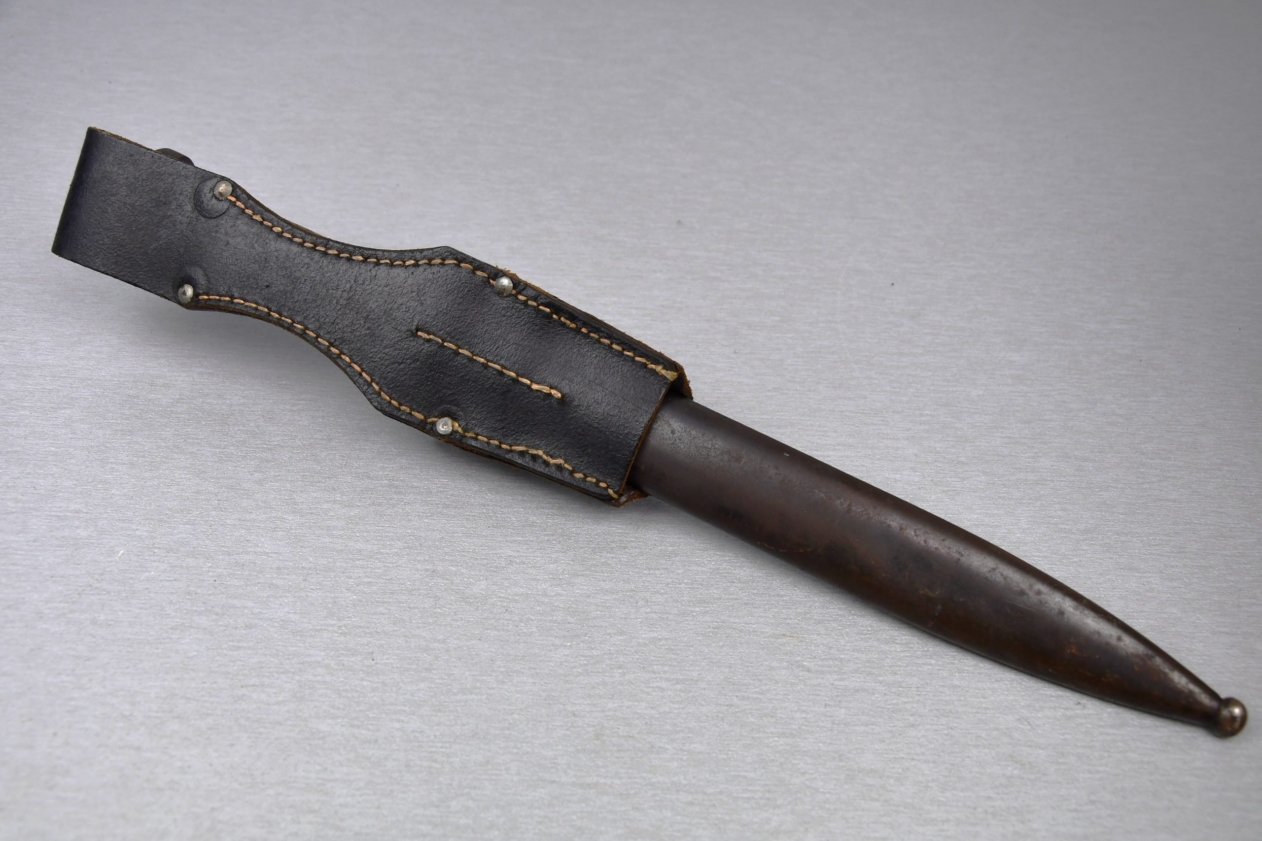 Wehrmacht K98 bayonet by W.K.C. 1939 with frog — image 3