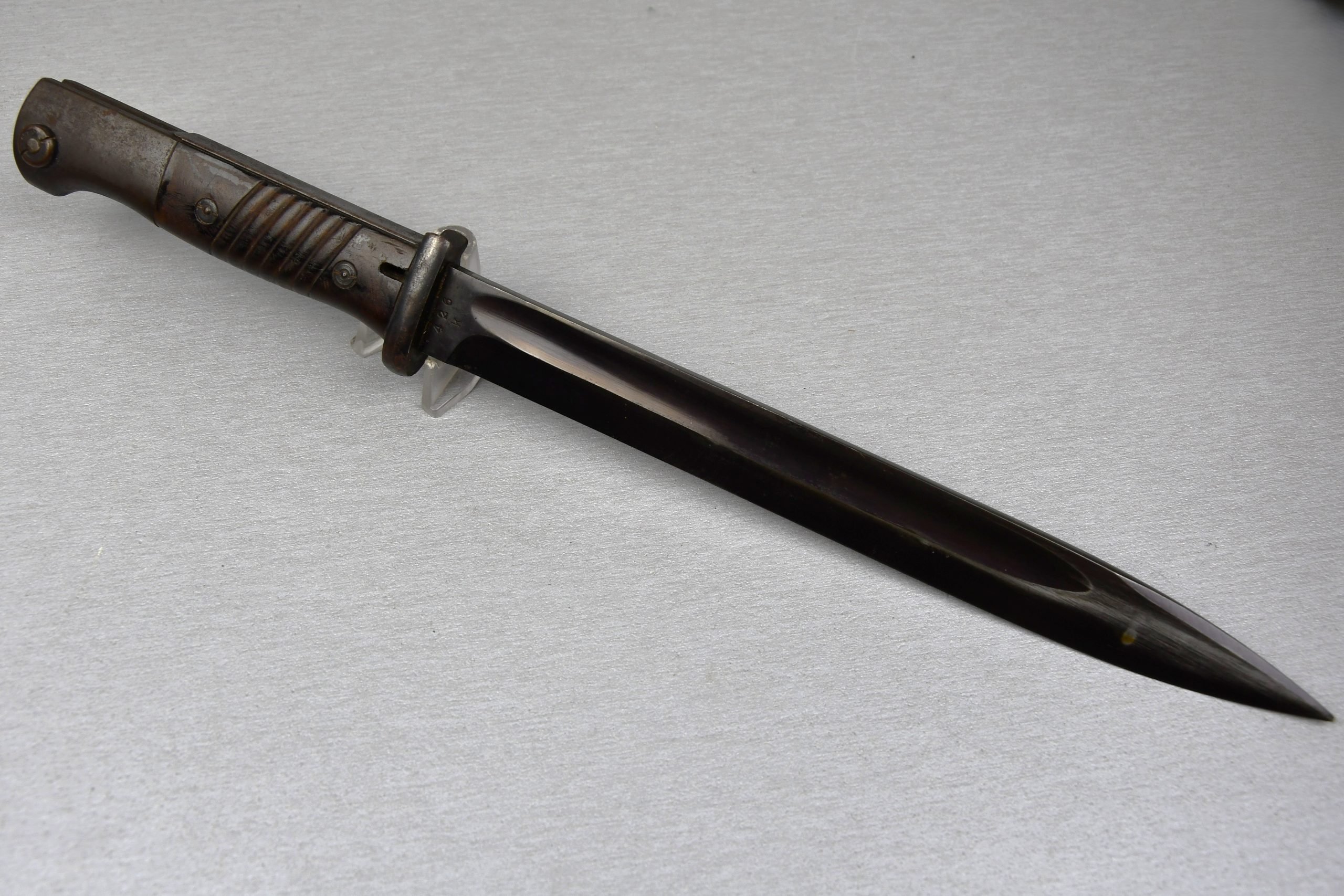 Wehrmacht K98 bayonet by W.K.C. 1939 with frog — image 4