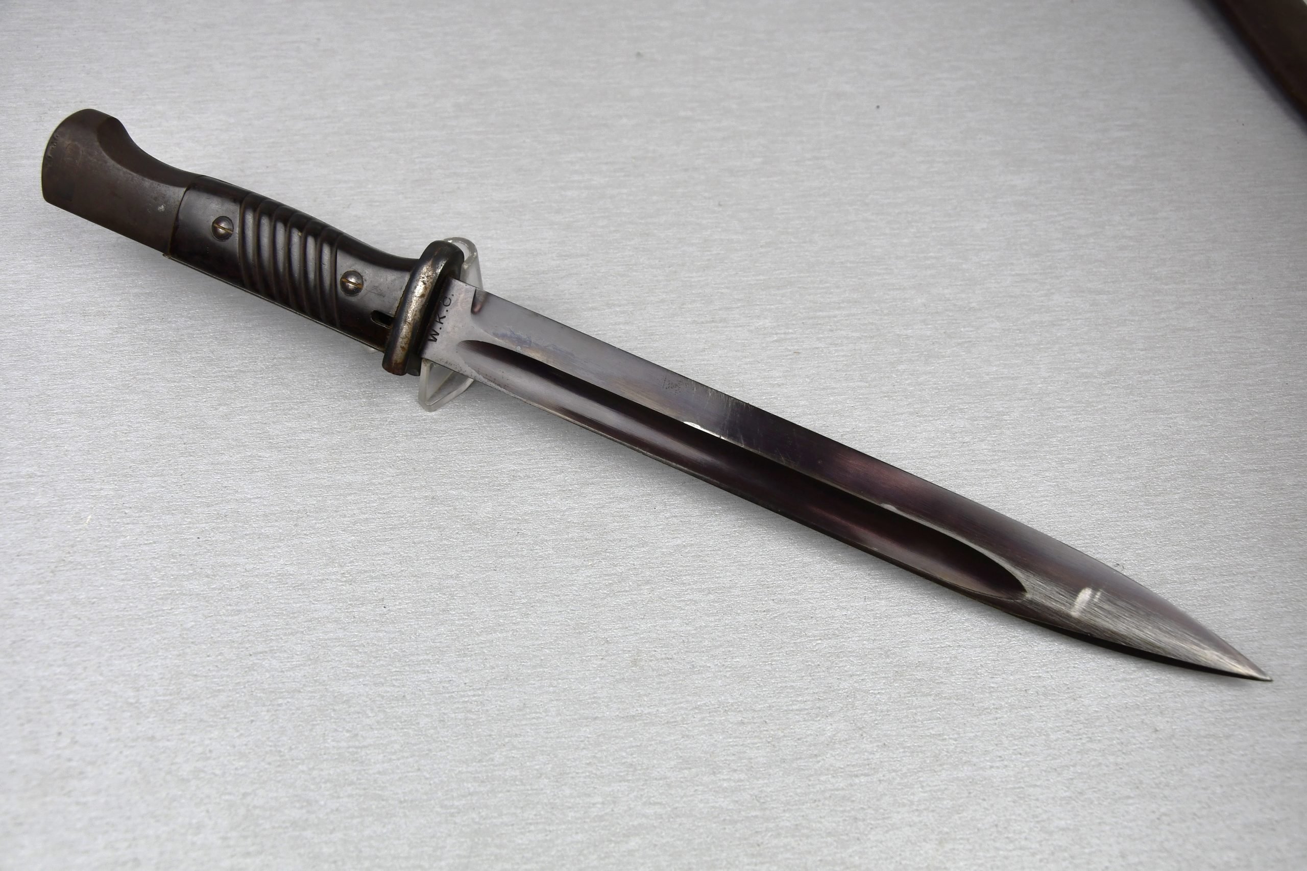 Wehrmacht K98 bayonet by W.K.C. 1939 with frog — image 5