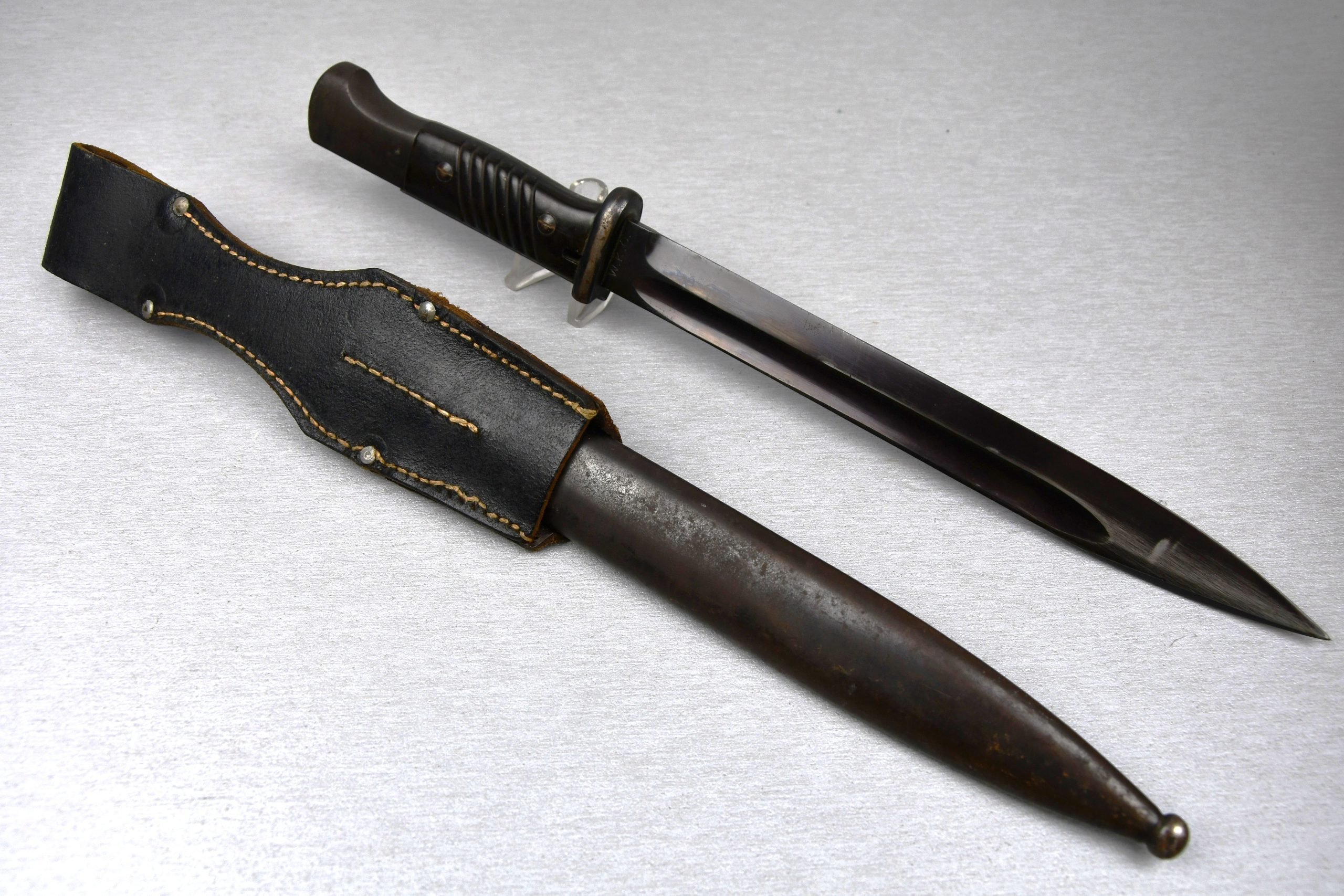 Wehrmacht K98 bayonet by W.K.C. 1939 with frog — image 9