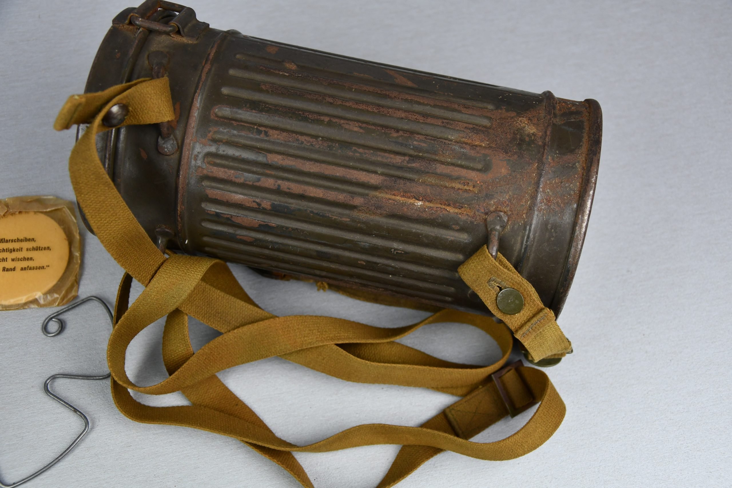 Early Wehrmacht M31 short gas mask named 1937 — image 10