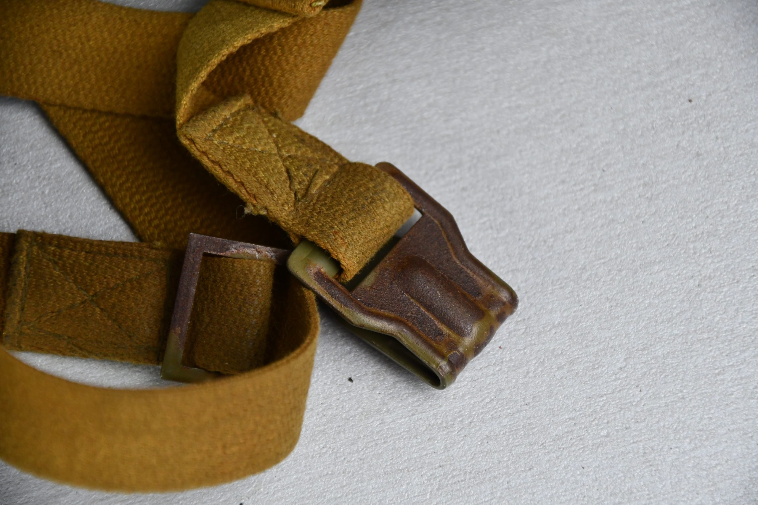 Early Wehrmacht M31 short gas mask named 1937 — image 14