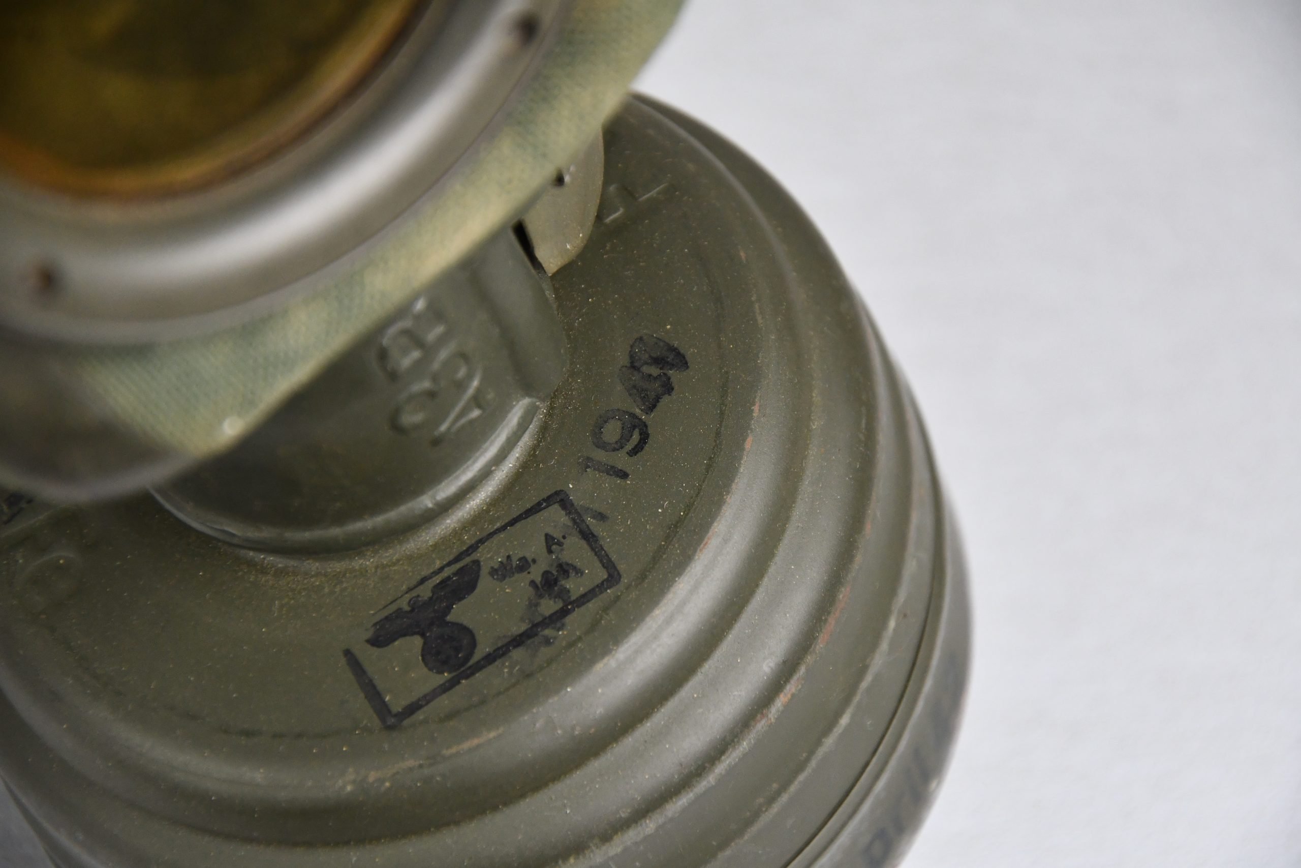 Early Wehrmacht M31 short gas mask named 1937 — image 4