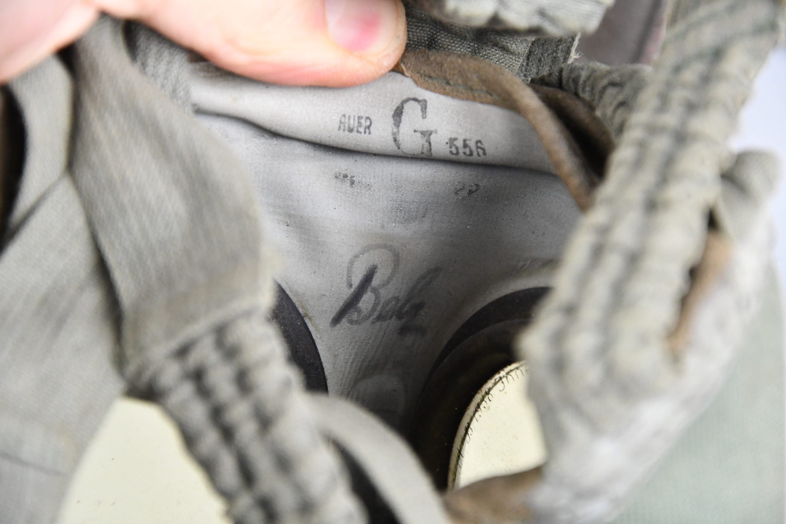 Early Wehrmacht M31 short gas mask named 1937 — image 5