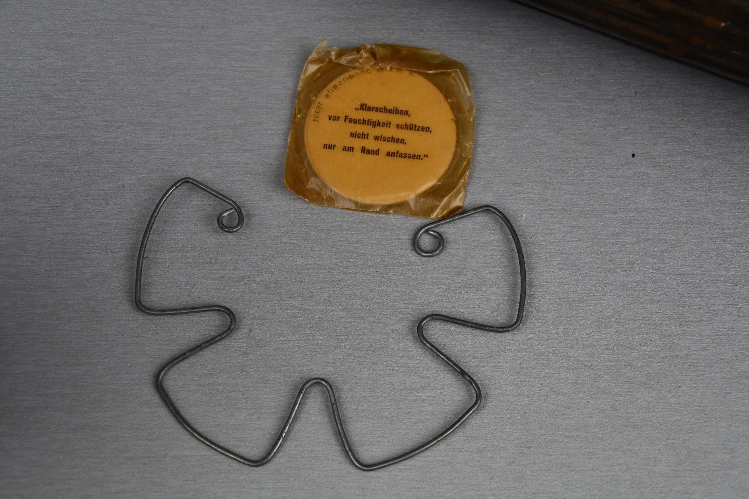 Early Wehrmacht M31 short gas mask named 1937 — image 6