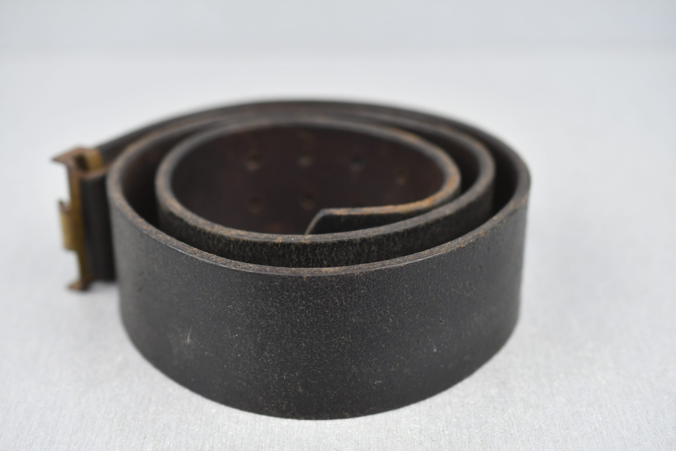 Late war Wehrmacht/Waffen-SS leather equipment belt with RBNr. 1945 — image 3