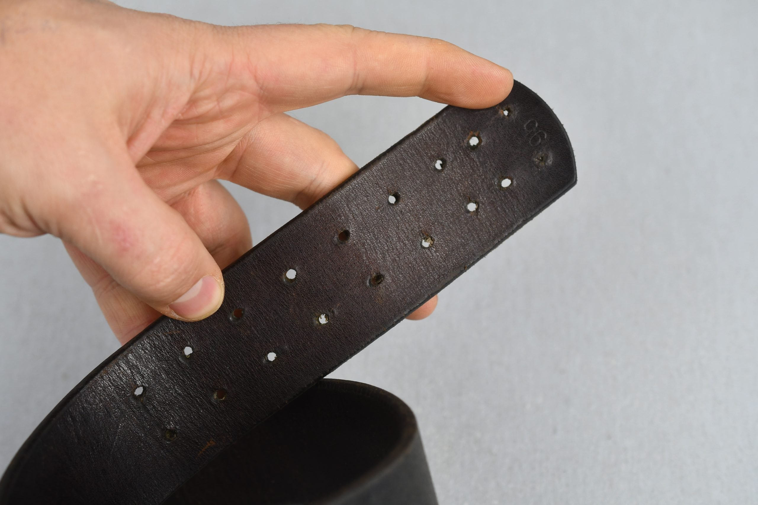 Late war Wehrmacht/Waffen-SS leather equipment belt with RBNr. 1945 — image 5