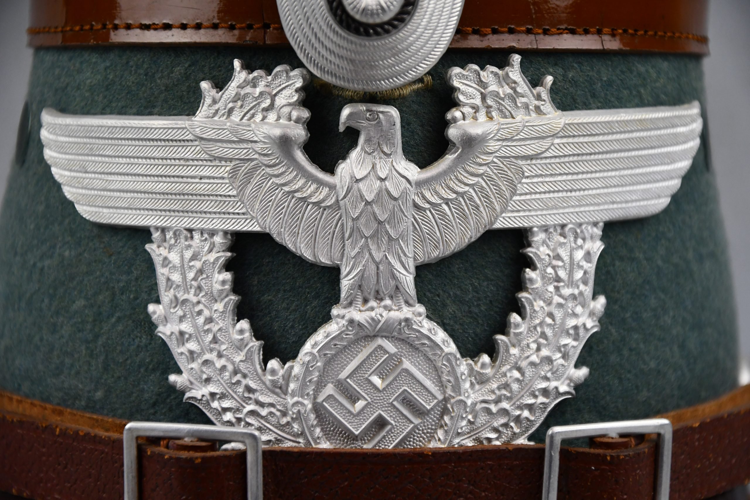 MINT Polizei 'Gendarmerie' Shako (Tschako) by Erel 1939 — image 3