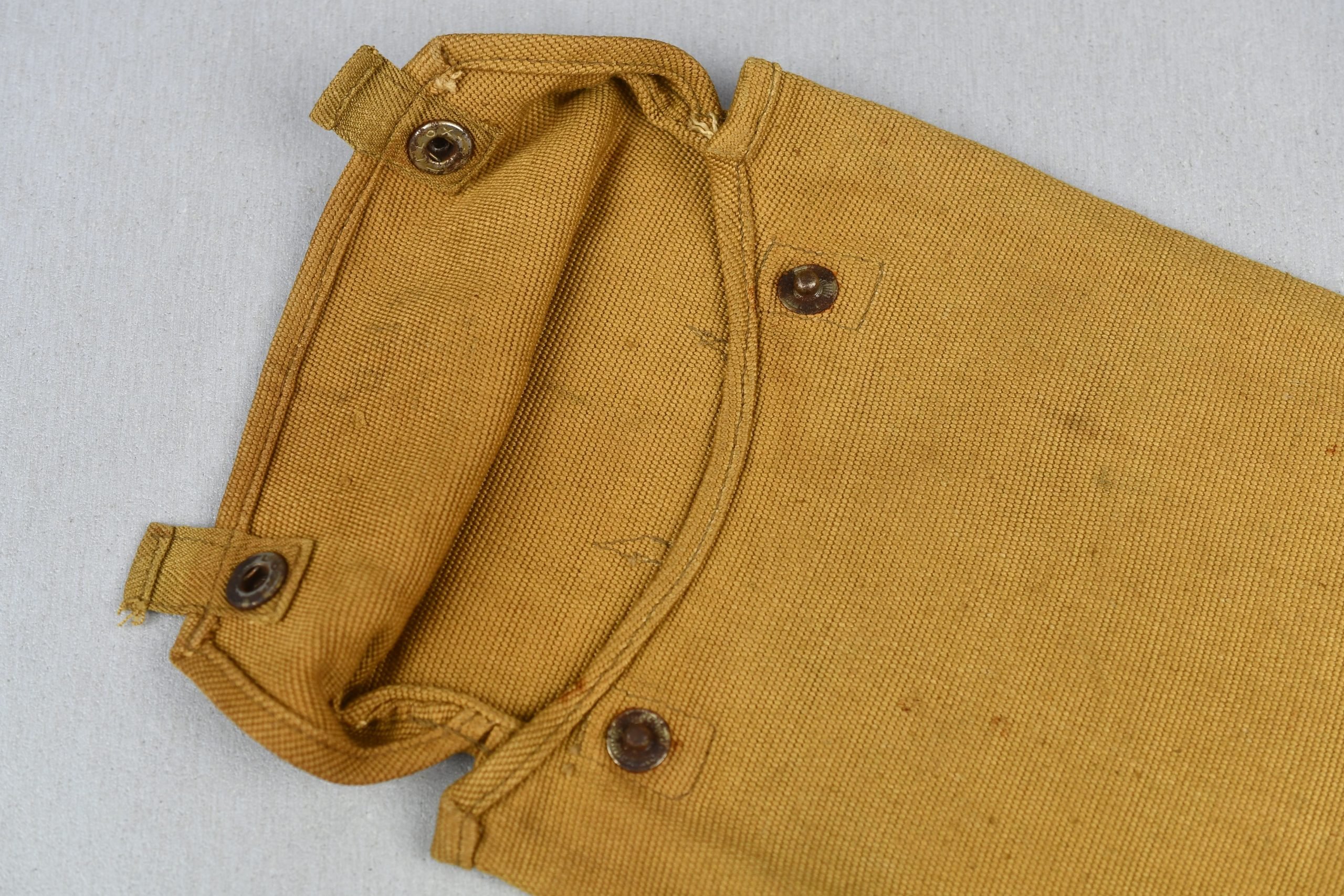 Wehrmacht 'Afrikakorps' tropical gas cap pouch — image 3