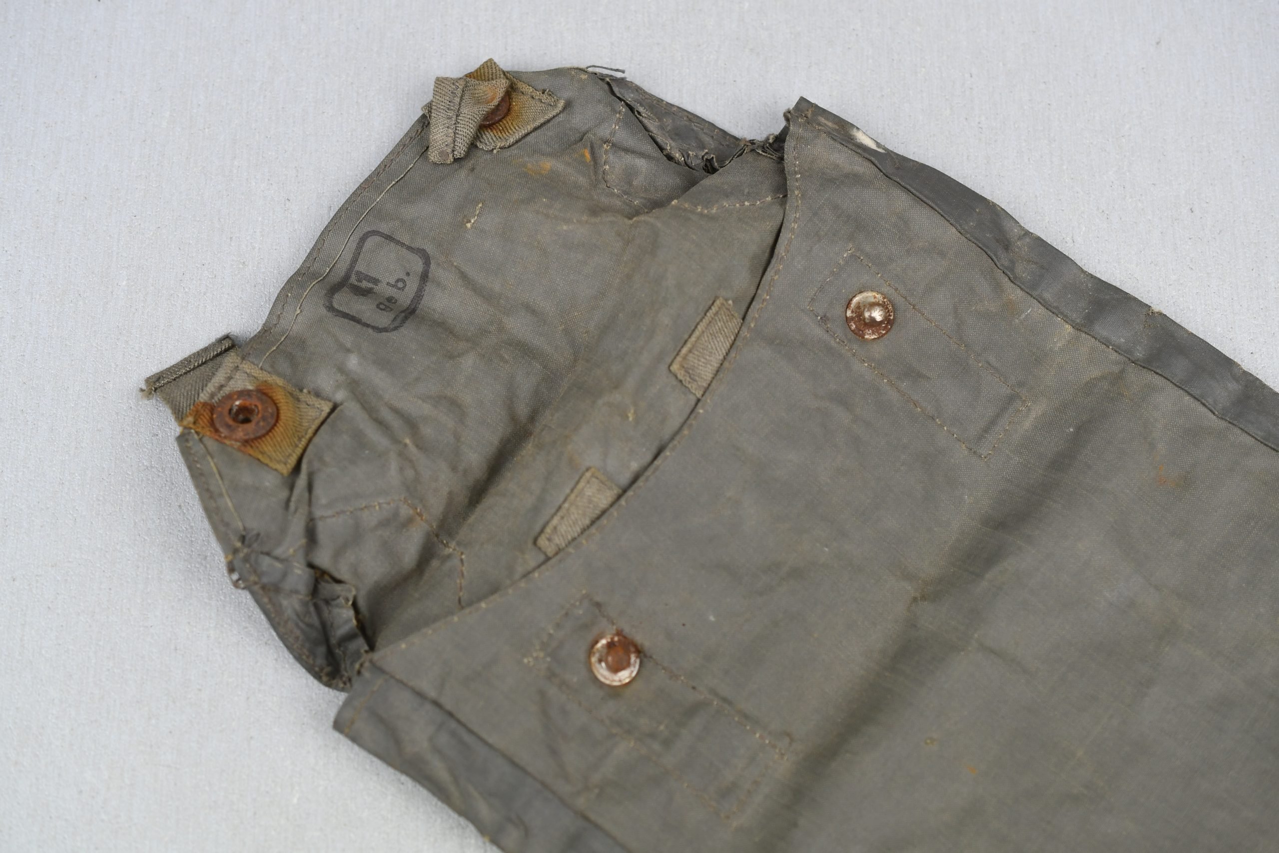 Wehrmacht rubberized gas cape pouch by 'geb' 1941 — image 3