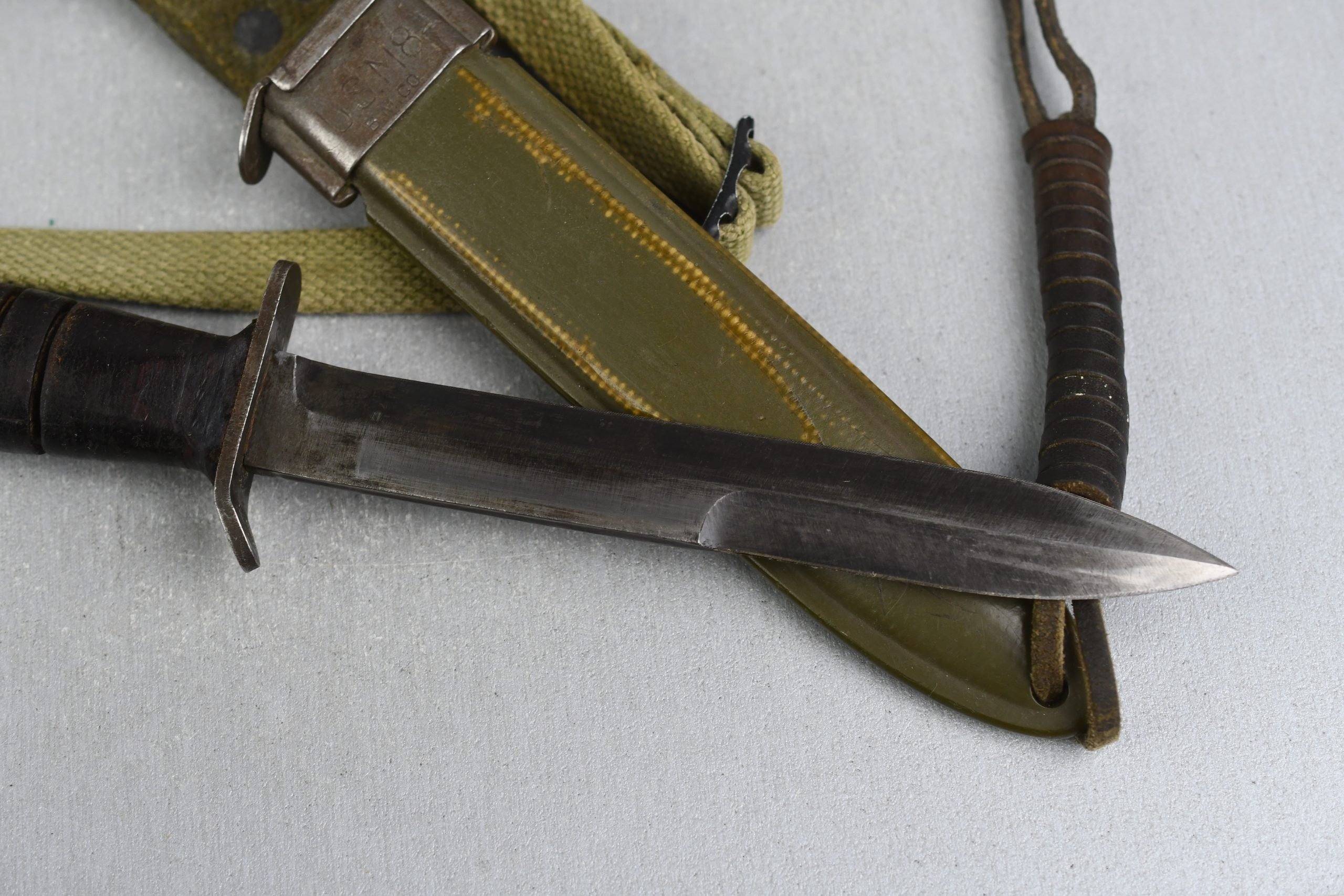 US WW2 M3 Trench Knife by UTICA & M8 Scabbard — image 10