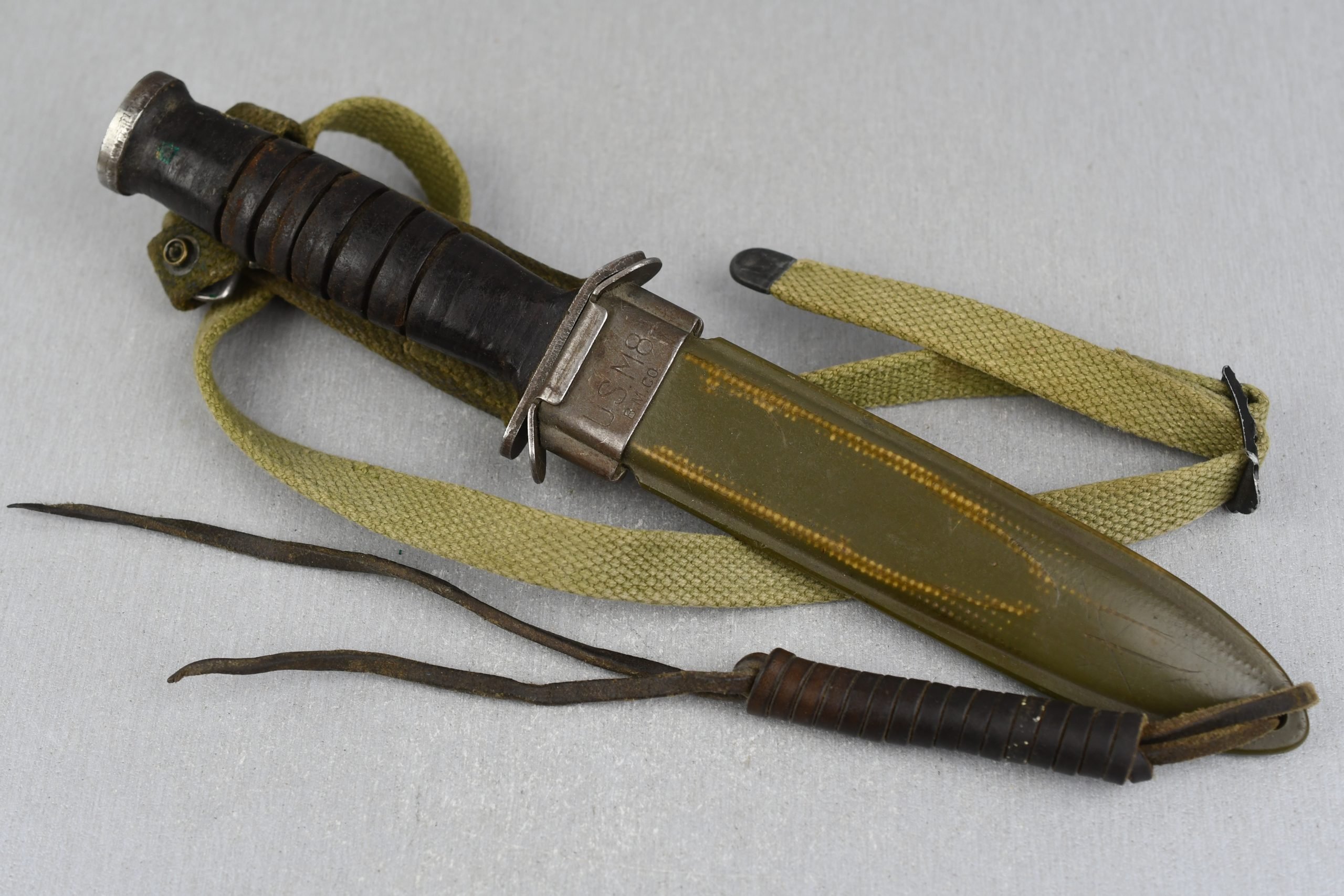 US WW2 M3 Trench Knife by UTICA & M8 Scabbard — image 2