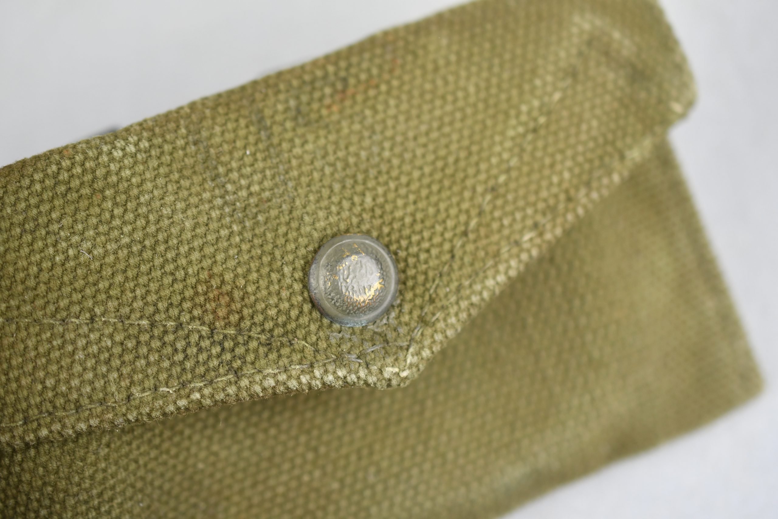 US WW2 M1942 British Made First Aid Pouch — image 4