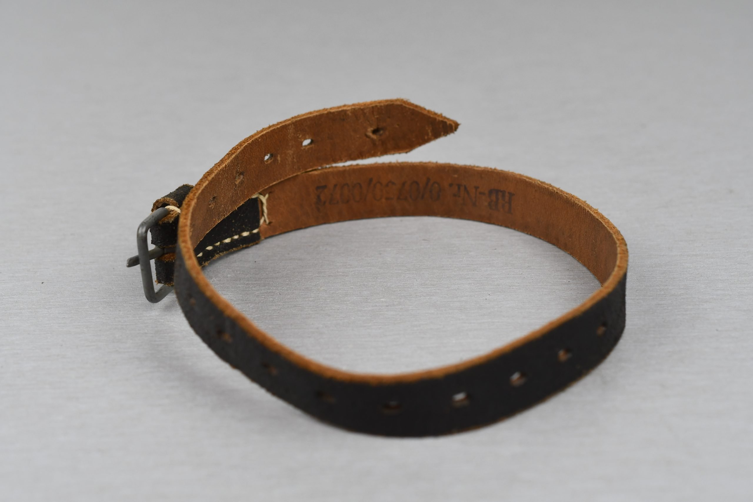 Wehrmacht equipment strap 'Mantelriem' with RBNR. — image 3