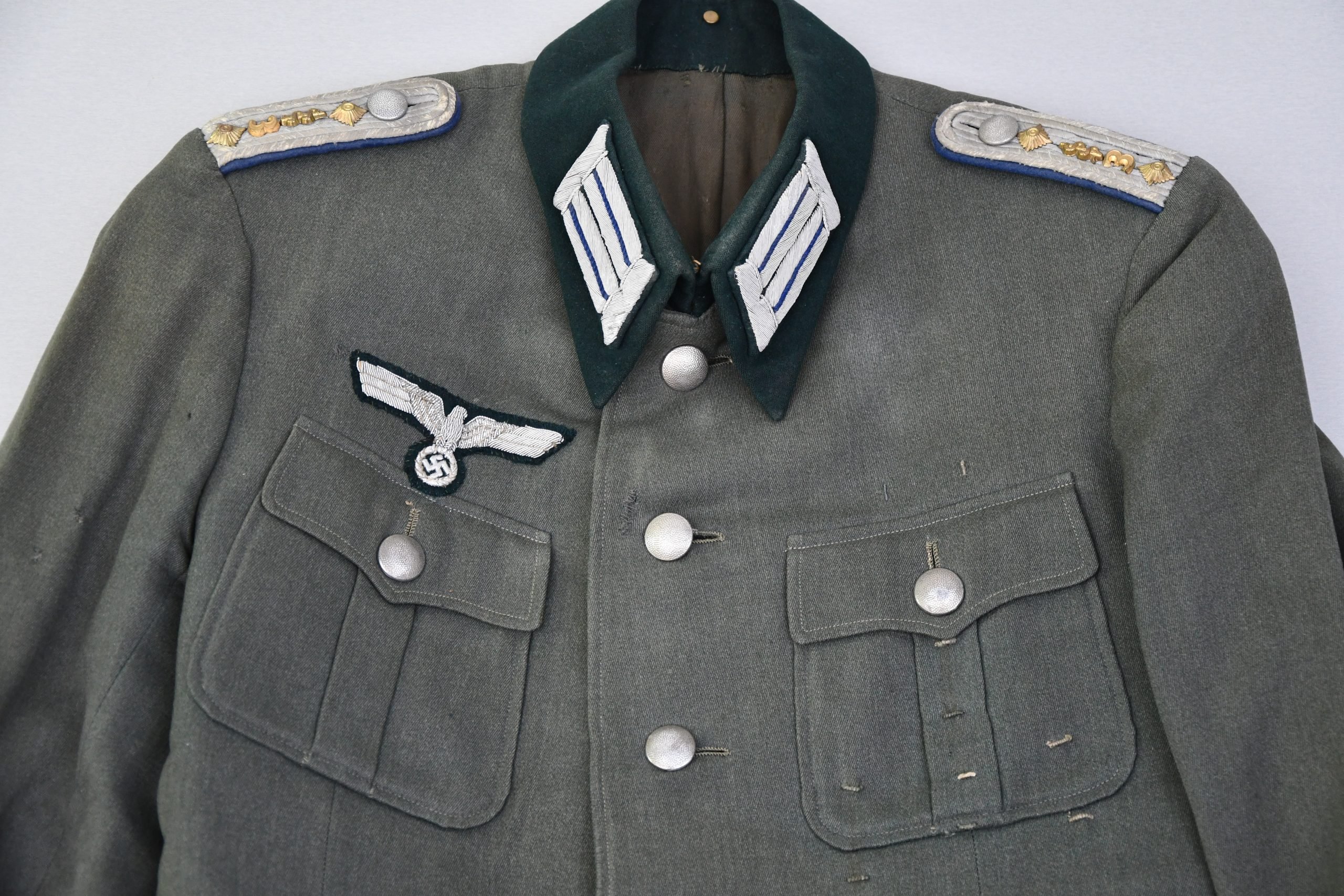 M36 army (Heer) medical doctor 'hauptarzt' Feldbluse with Afrika campaign cufftitle — image 2